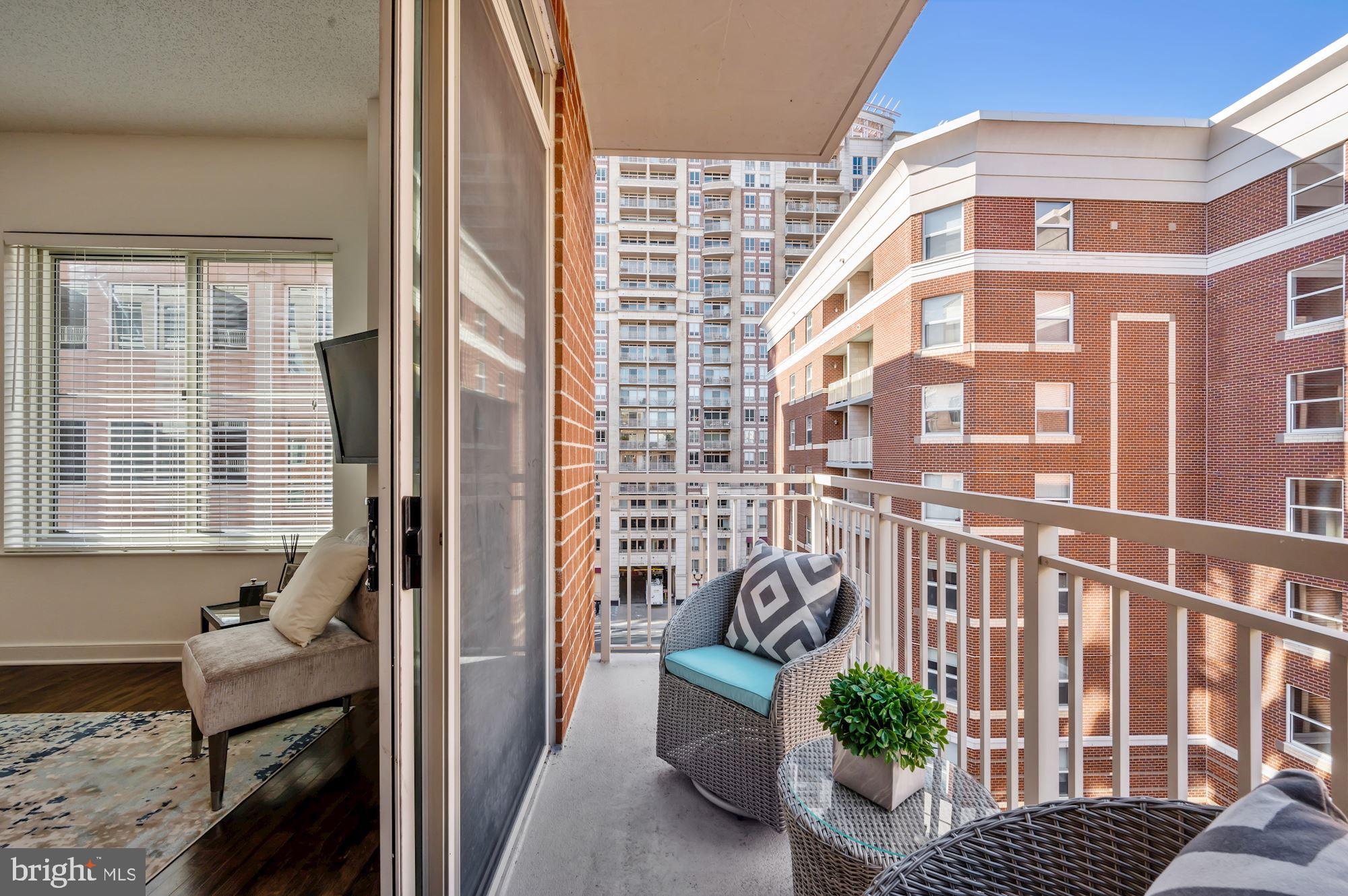 THE HAWTHORN CONDOMINIUM - Residential