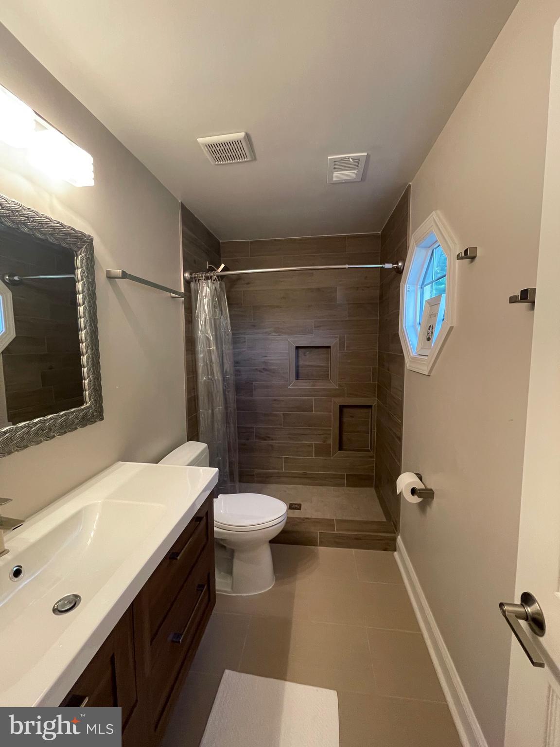 ASHLAWN HILL - Residential