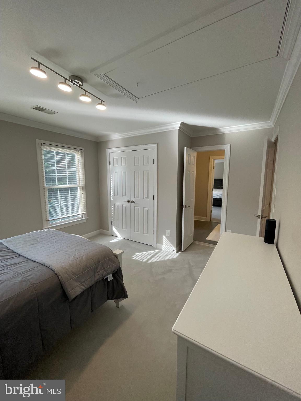 ASHLAWN HILL - Residential