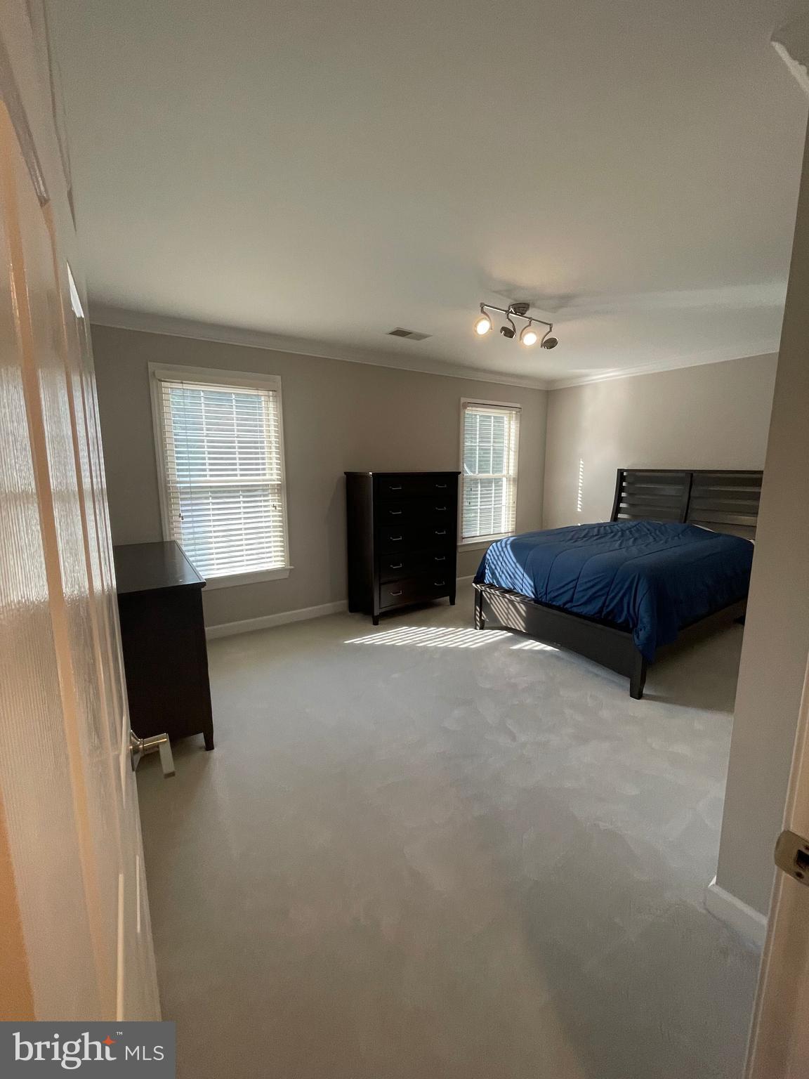 ASHLAWN HILL - Residential