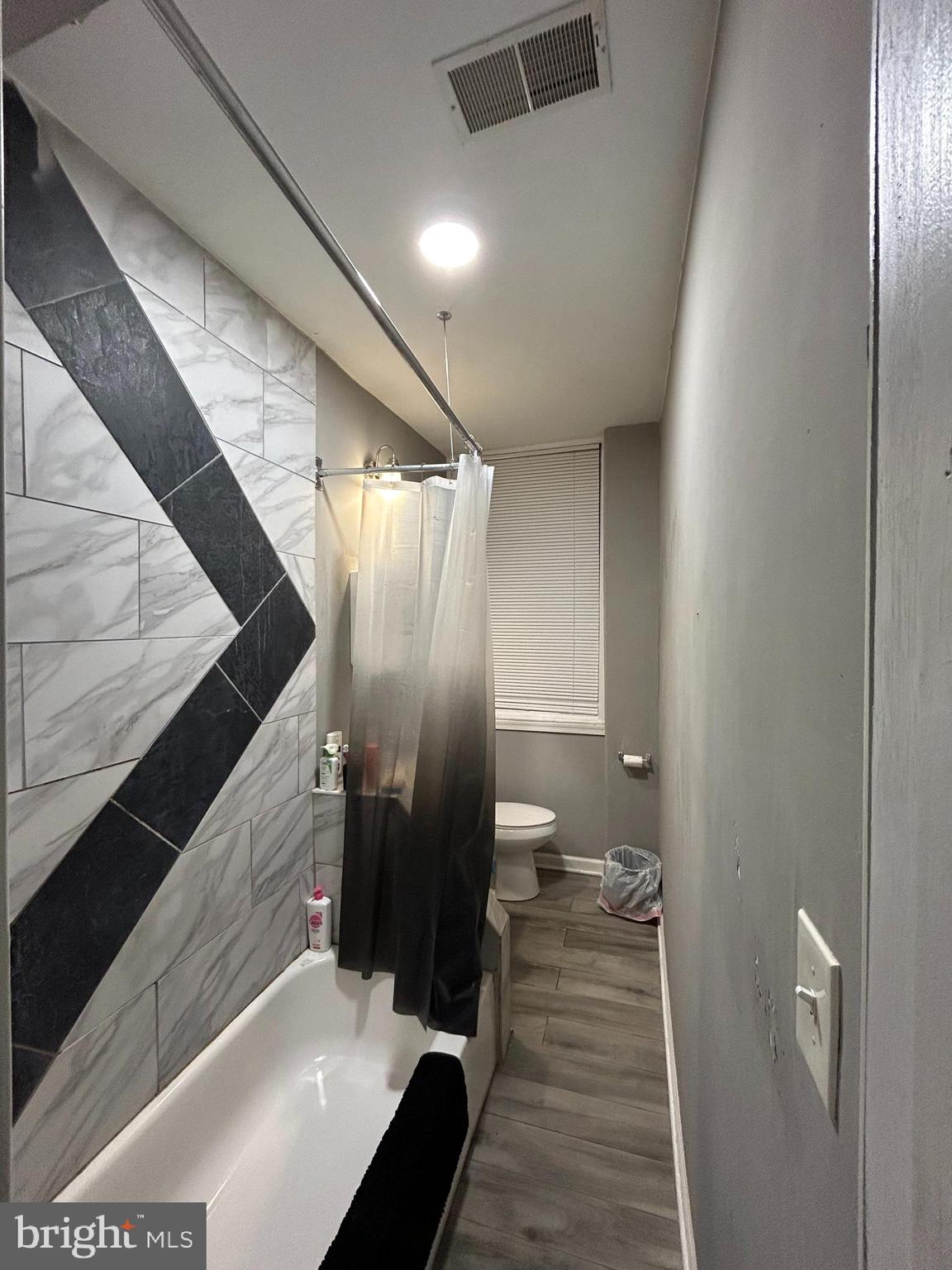 NORRIS SQUARE - Residential Lease