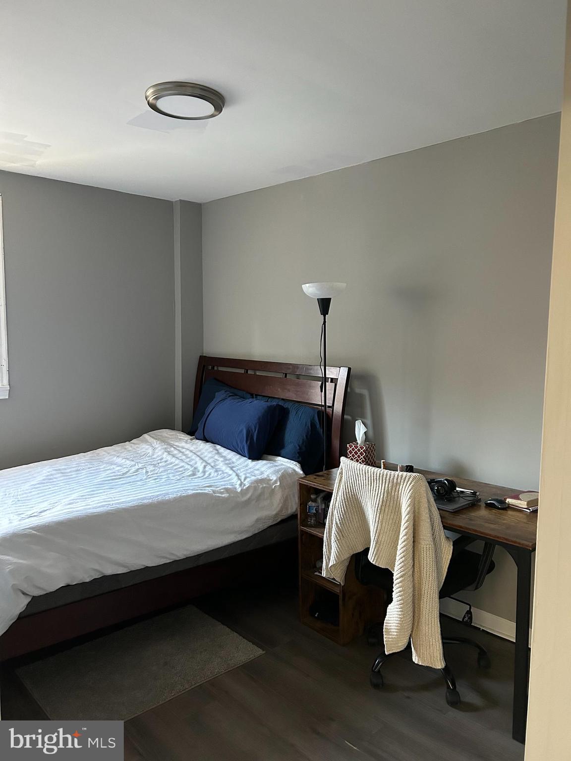 NORRIS SQUARE - Residential Lease