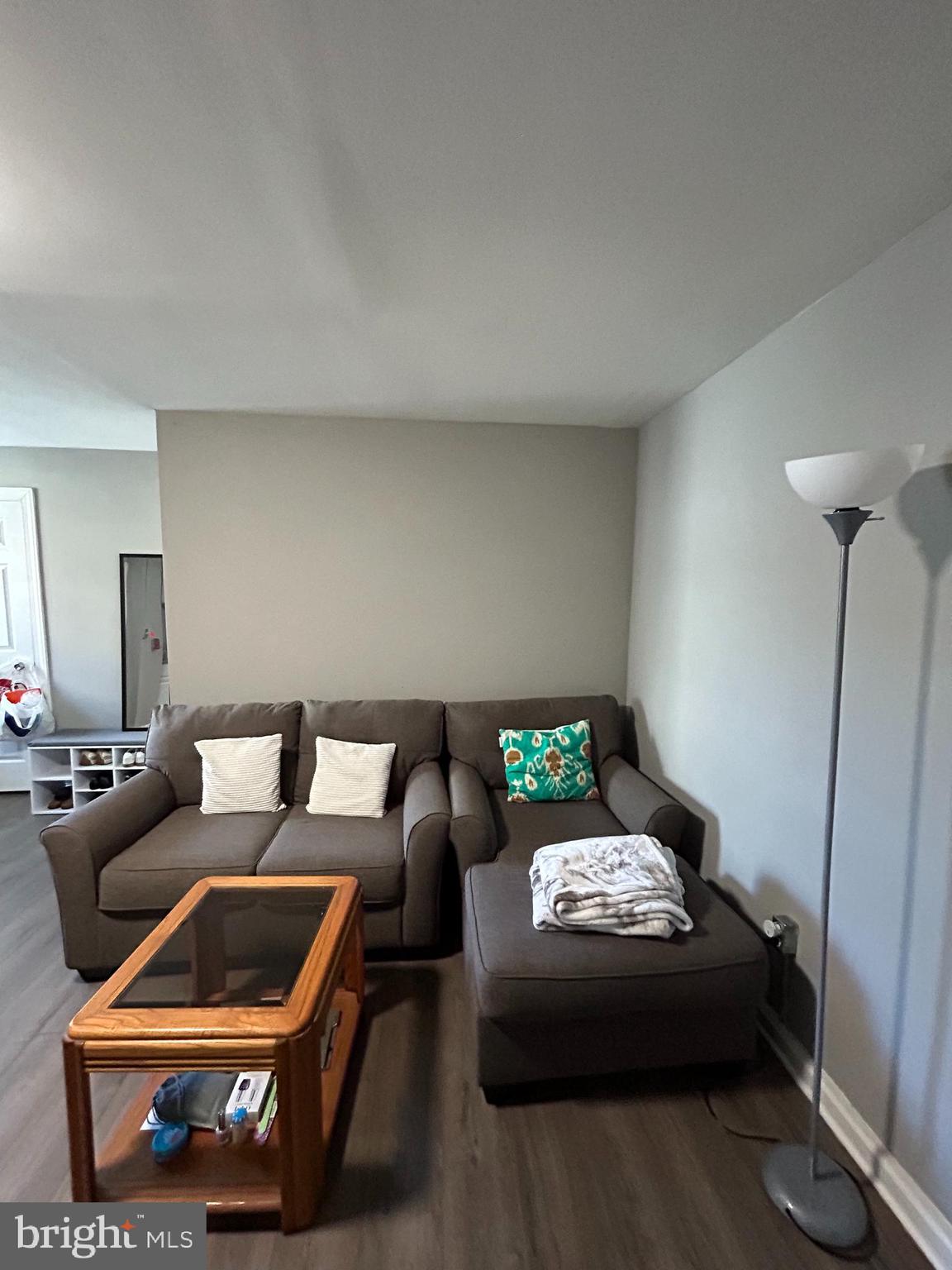 NORRIS SQUARE - Residential Lease