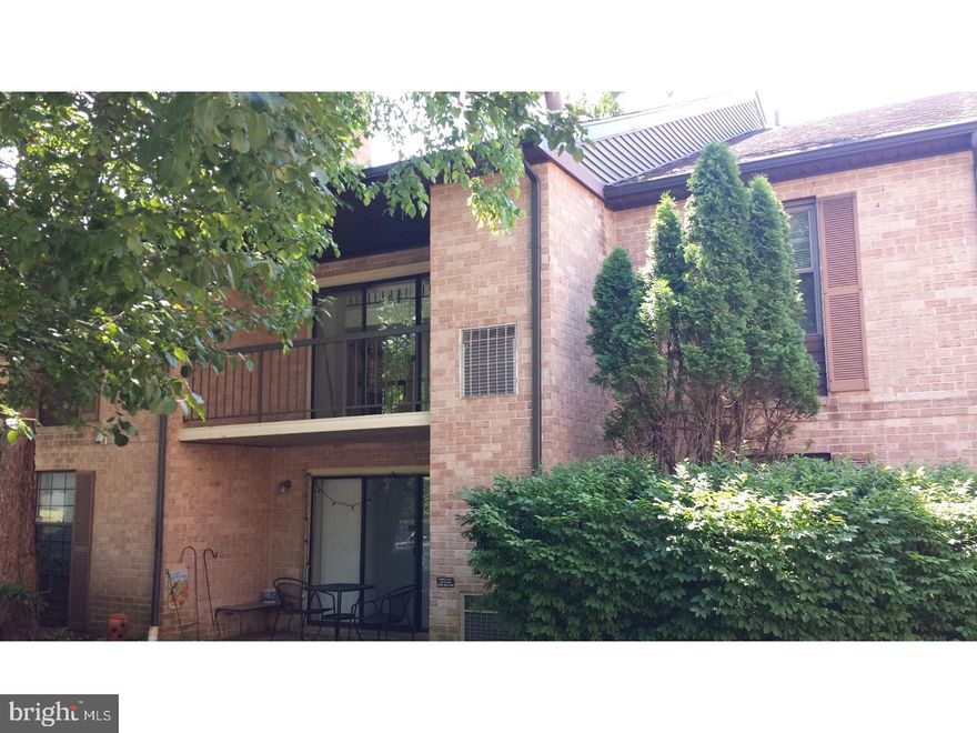 Move in condition very bright 2nd floor in Eagles Ridge. Newer gas heat & A/C.  Ceiling Fan ,Wood burning fireplace, Walking in closet.
