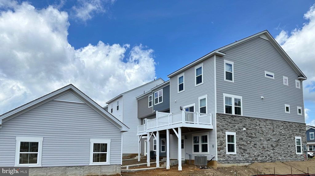 Photo of 10602 Roundstone Ln, WHITE PLAINS, MD 20695 (MLS # MDCH2048214)