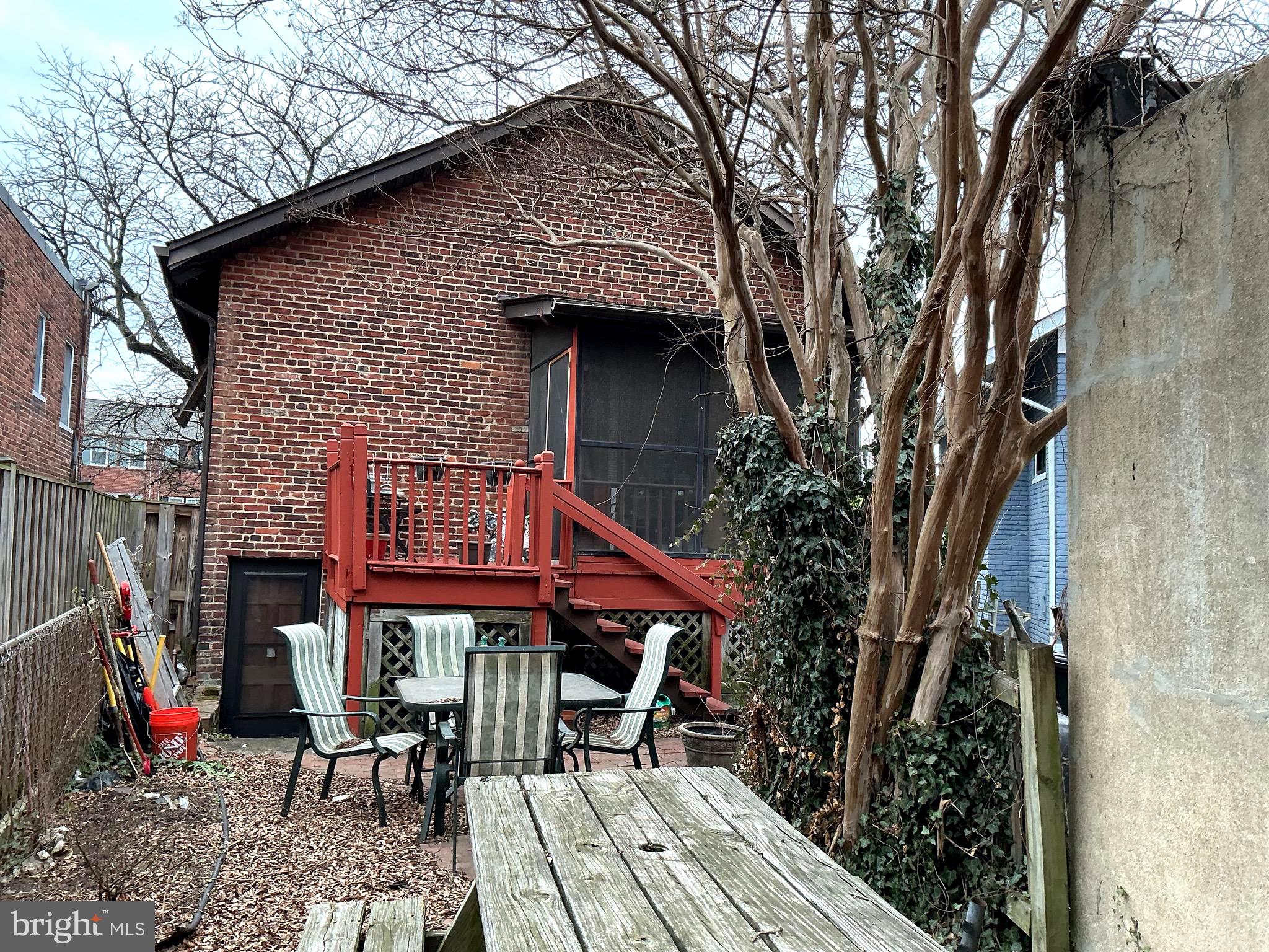 520 E MOUNT IDA AVENUE