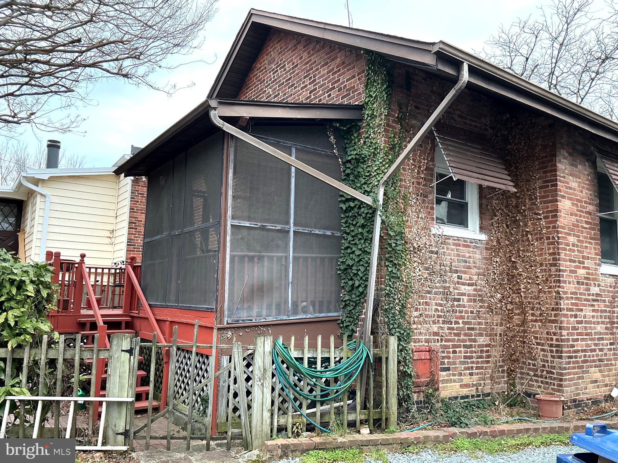 520 E MOUNT IDA AVENUE