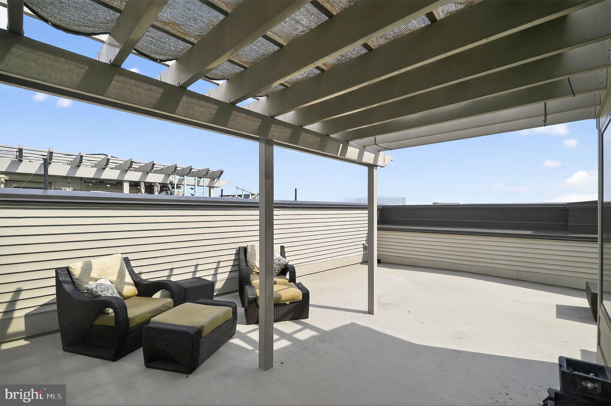 ONE LOUDOUN - Residential