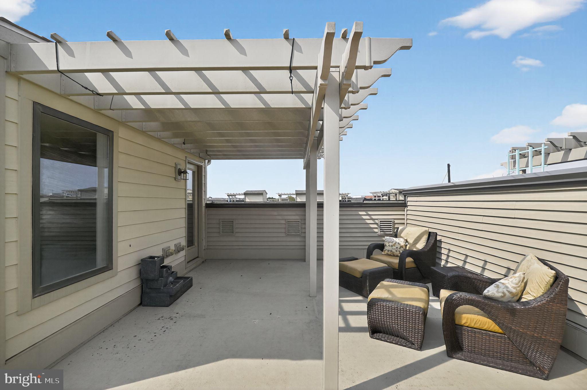 ONE LOUDOUN - Residential