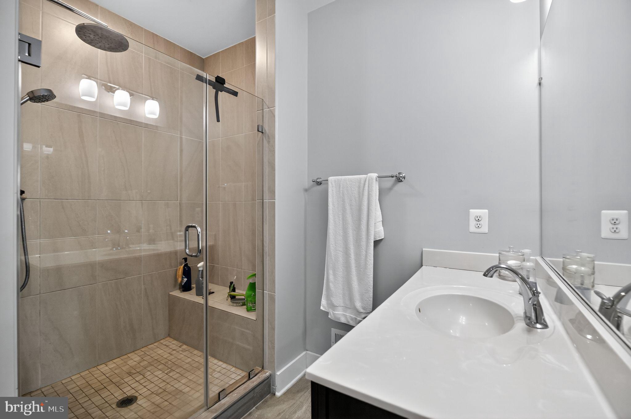 ONE LOUDOUN - Residential