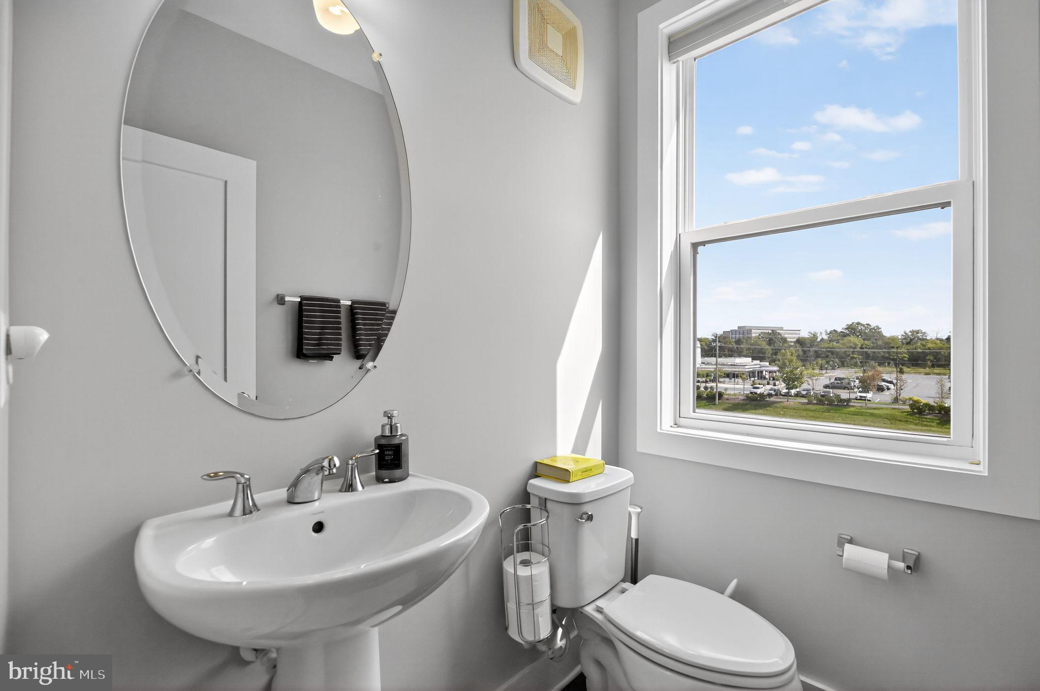 ONE LOUDOUN - Residential