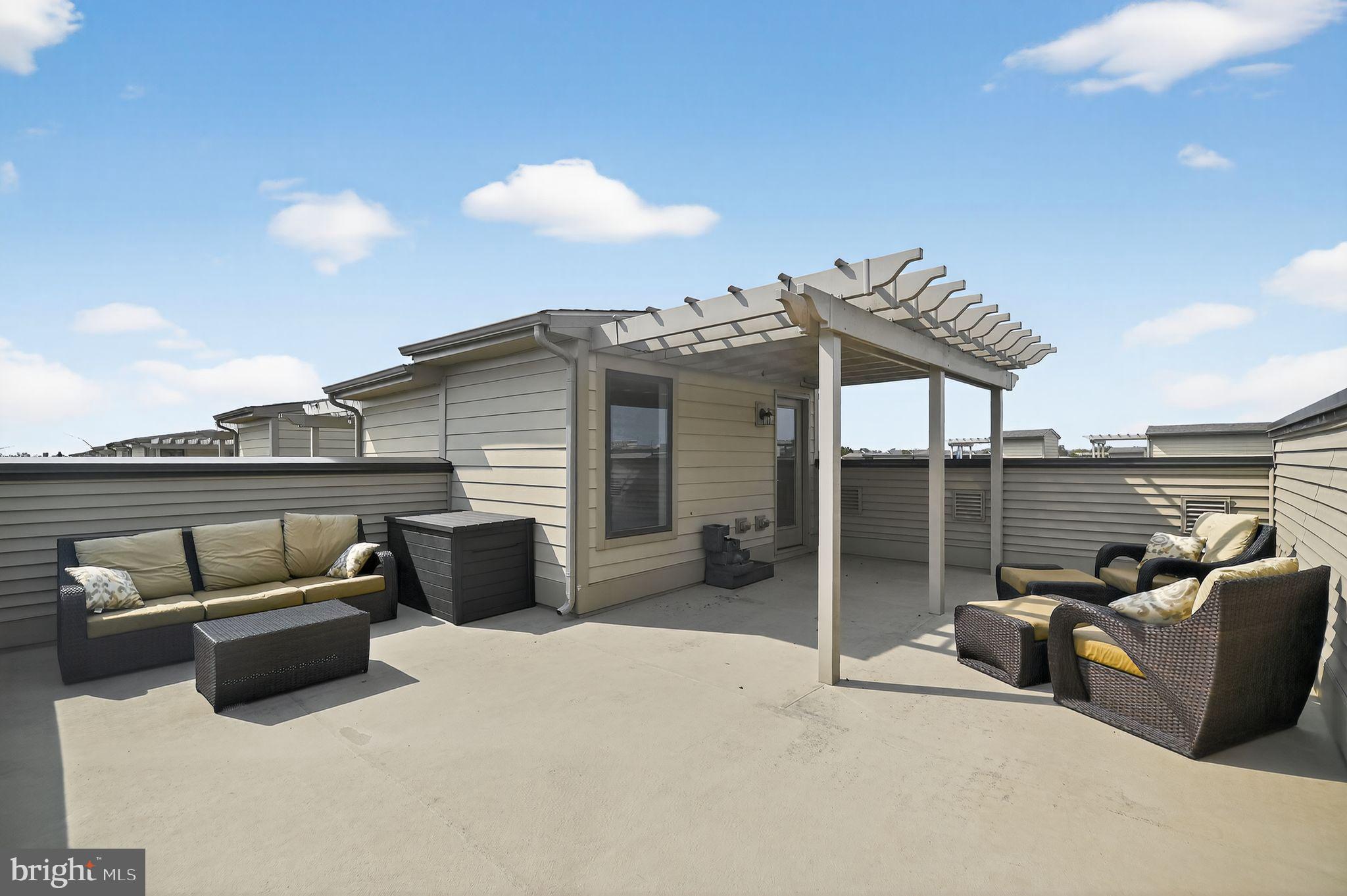 ONE LOUDOUN - Residential