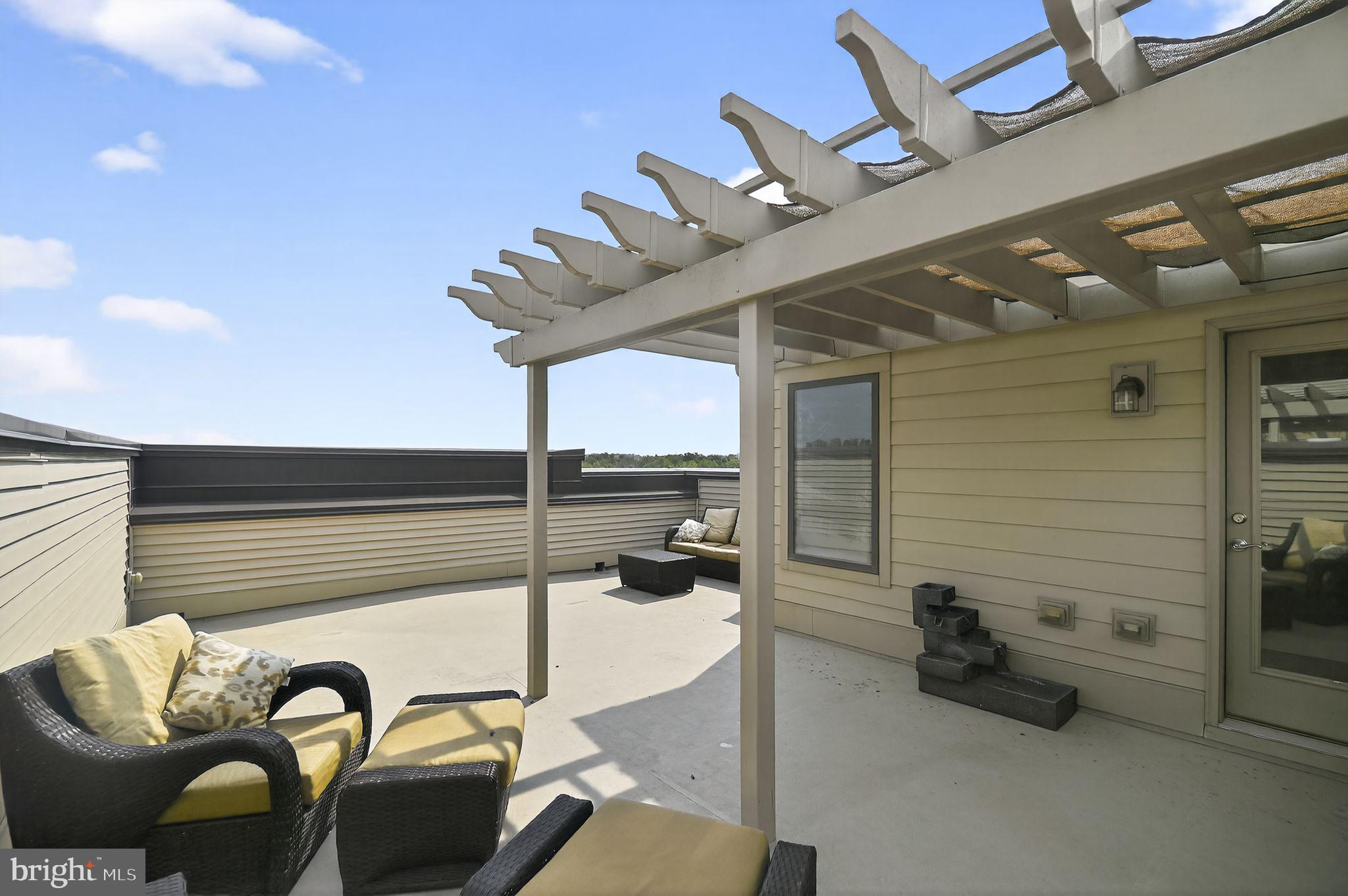 ONE LOUDOUN - Residential