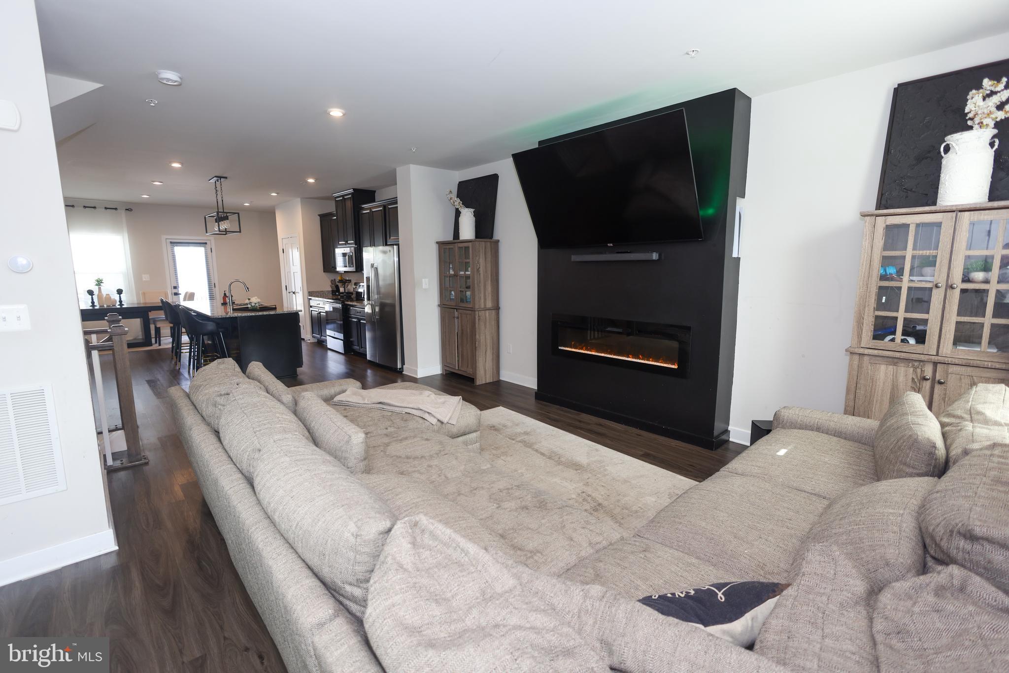 GREENLEIGH AT CROSSROADS - Residential