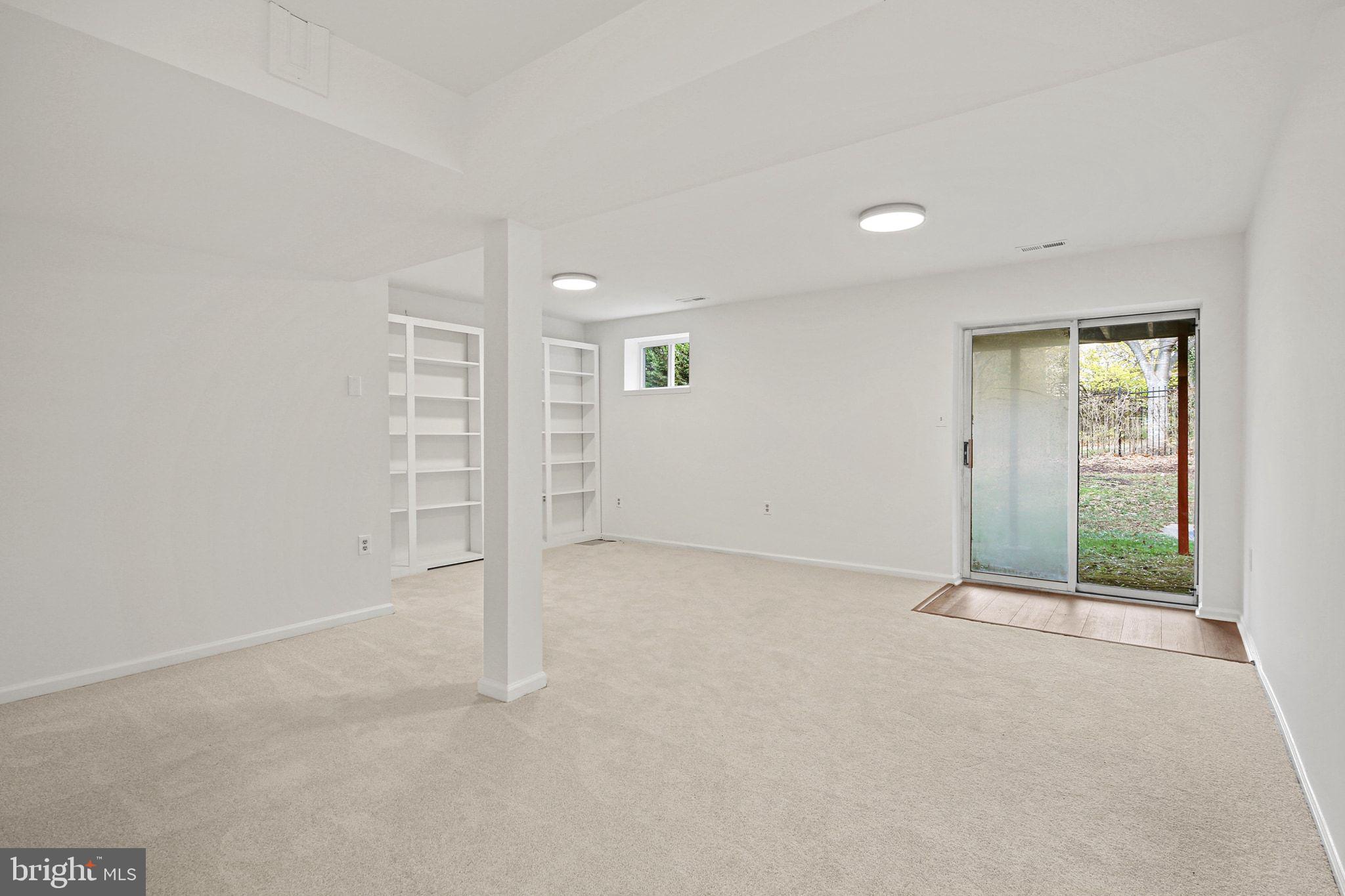 GREENCASTLE MANOR - Residential