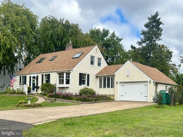 1141 ELWOOD AVENUE ANDALUSIA PA 19020