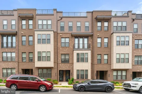 4622 Quinns Mill Way Unit 1108, Chantilly, VA MLS: VAFX2230590