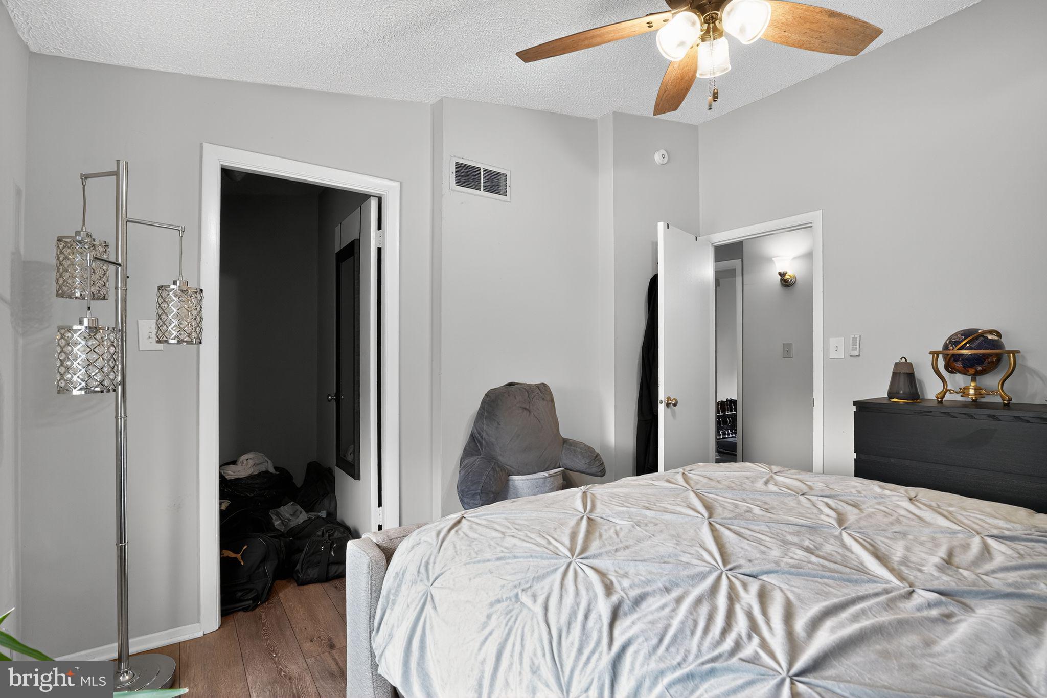 OAKLAND MILLS - Residential Lease