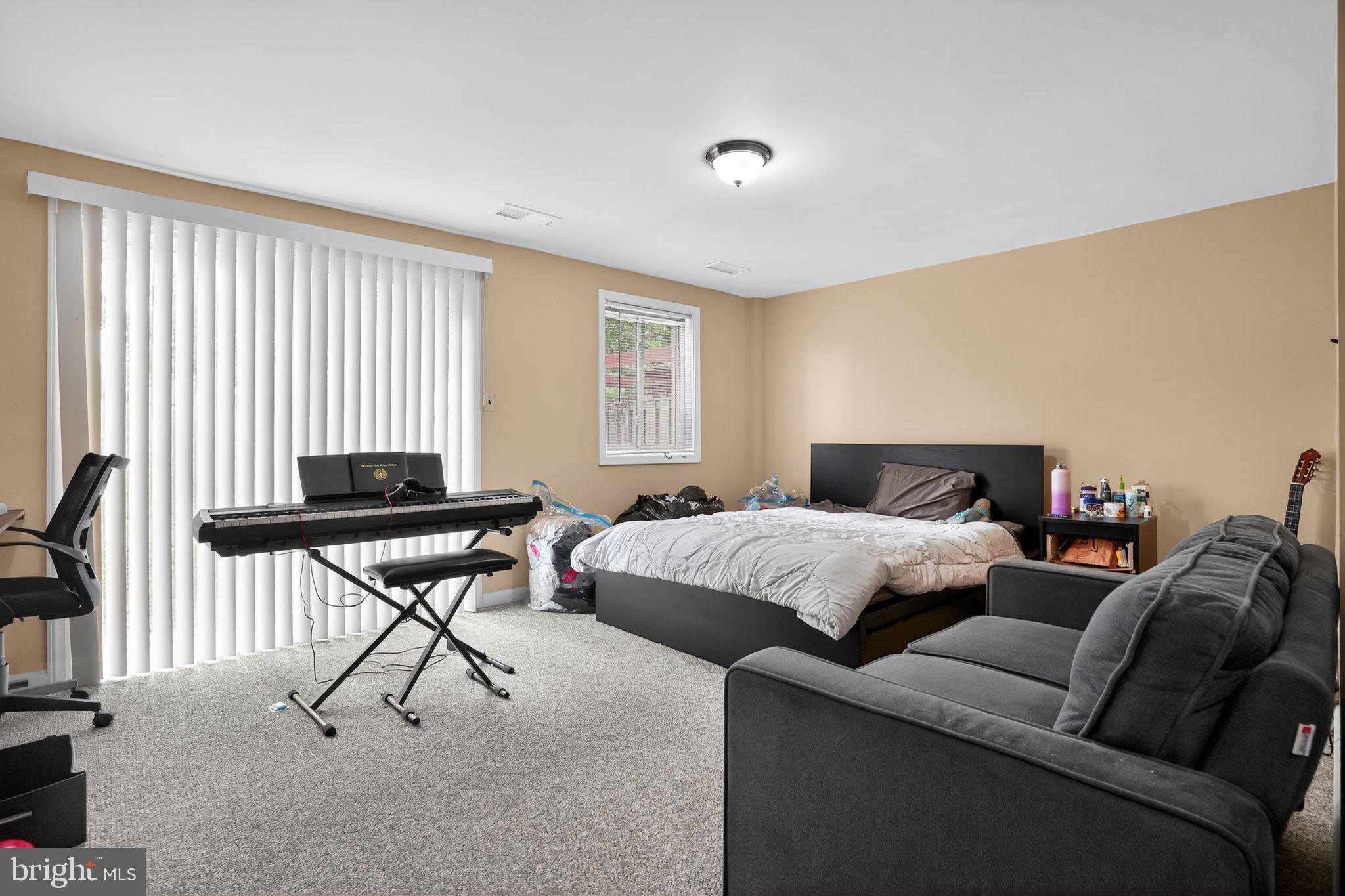 OAKLAND MILLS - Residential Lease