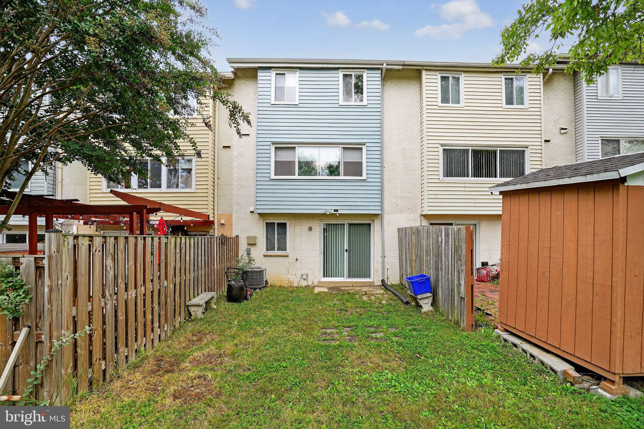 OAKLAND MILLS - Residential Lease