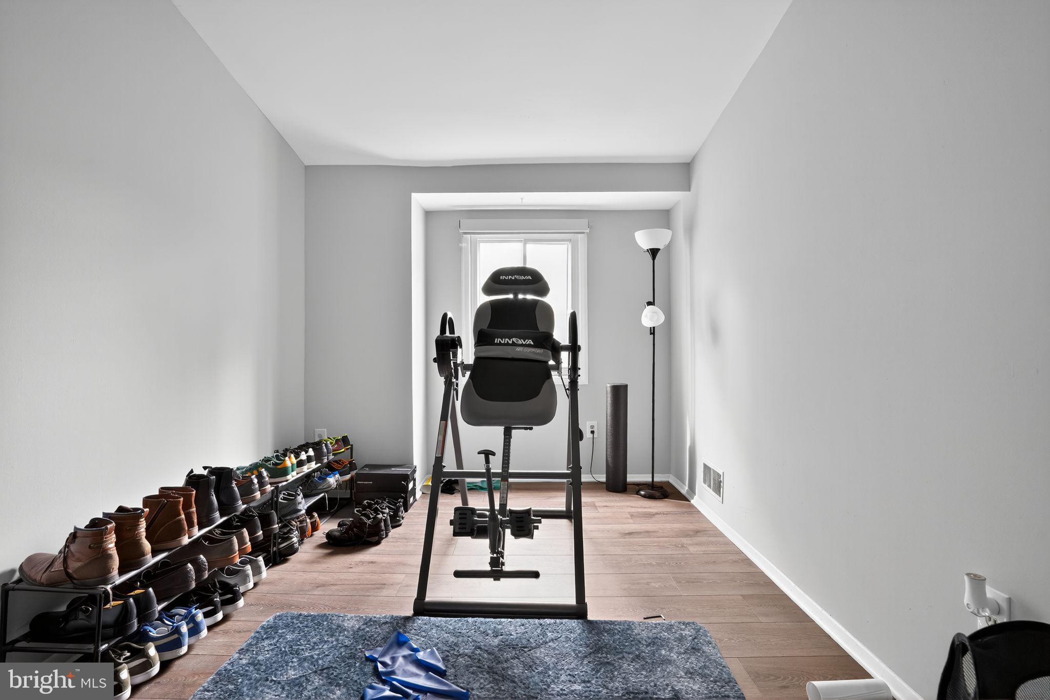 OAKLAND MILLS - Residential Lease