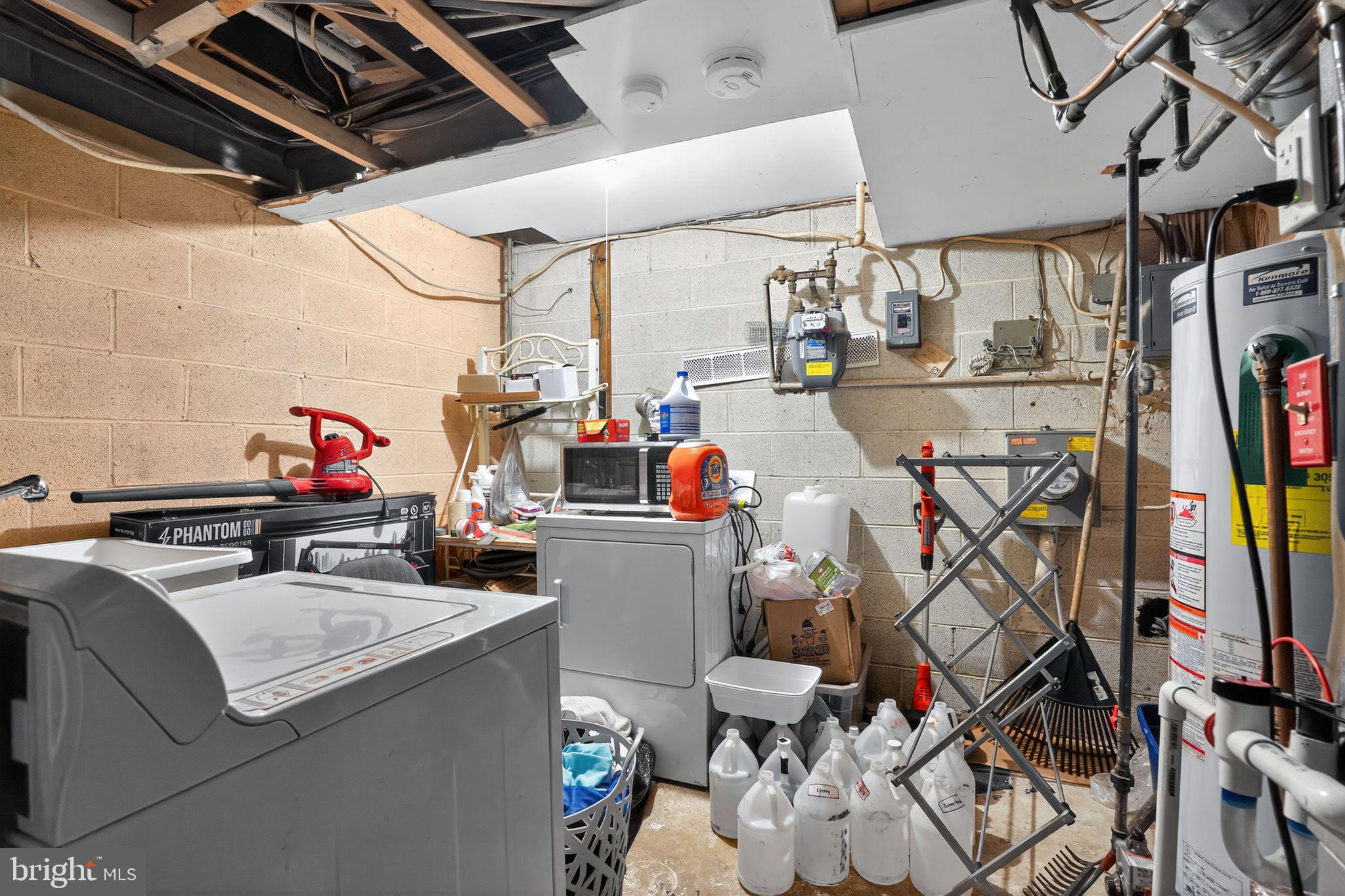 OAKLAND MILLS - Residential Lease