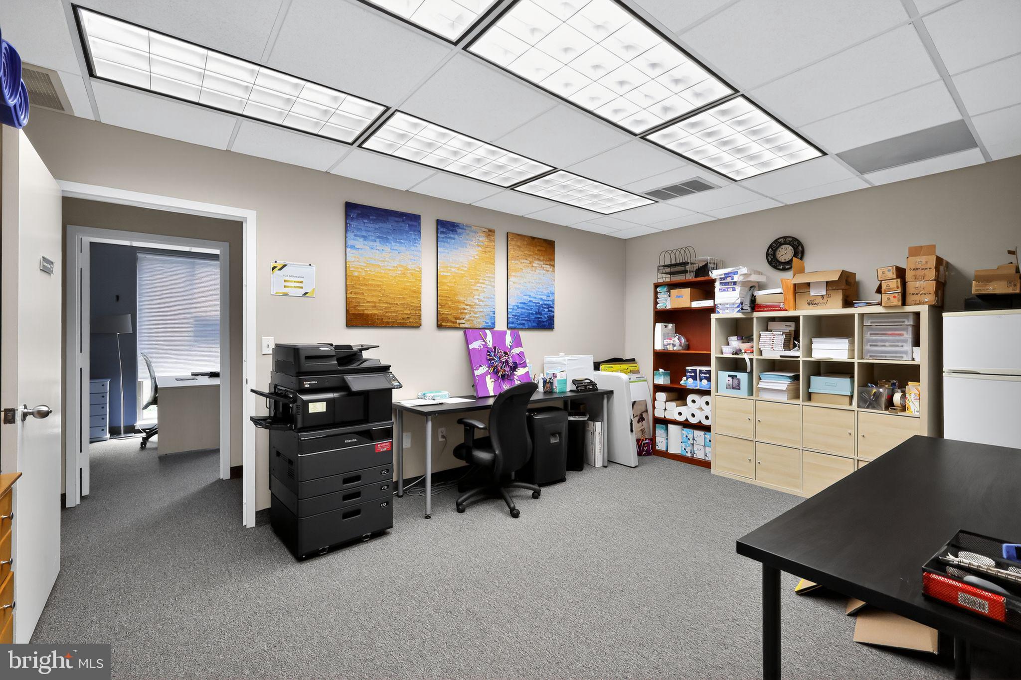 EXECUTIVE OFFICE BUILDING - Commercial Lease