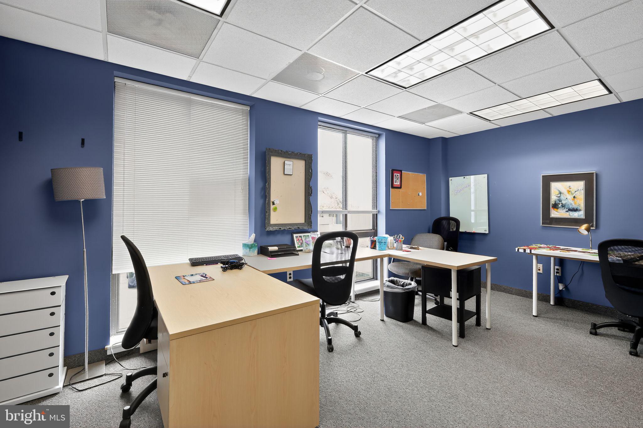 EXECUTIVE OFFICE BUILDING - Commercial Lease