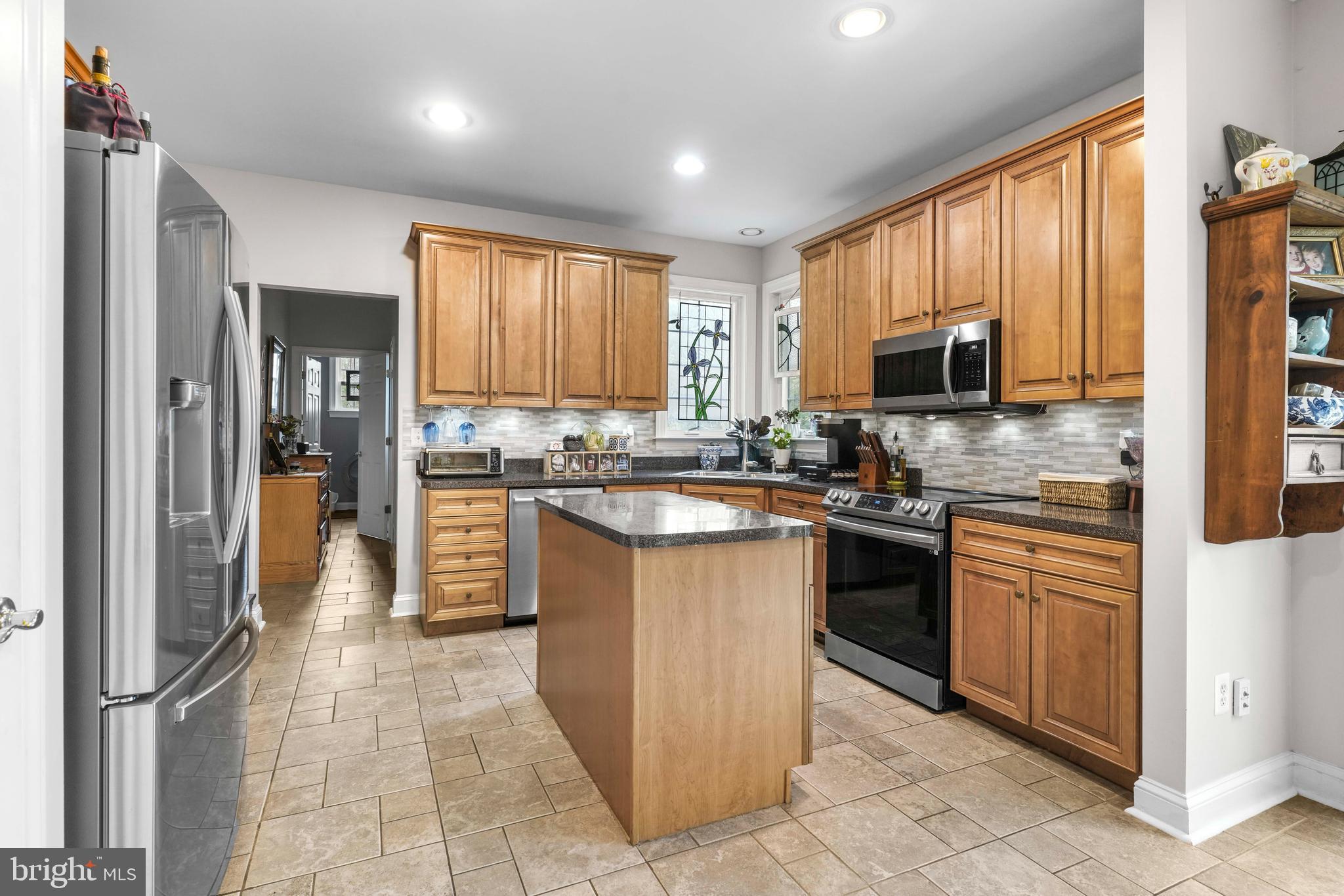 3160 BLACKBERRY LANE
