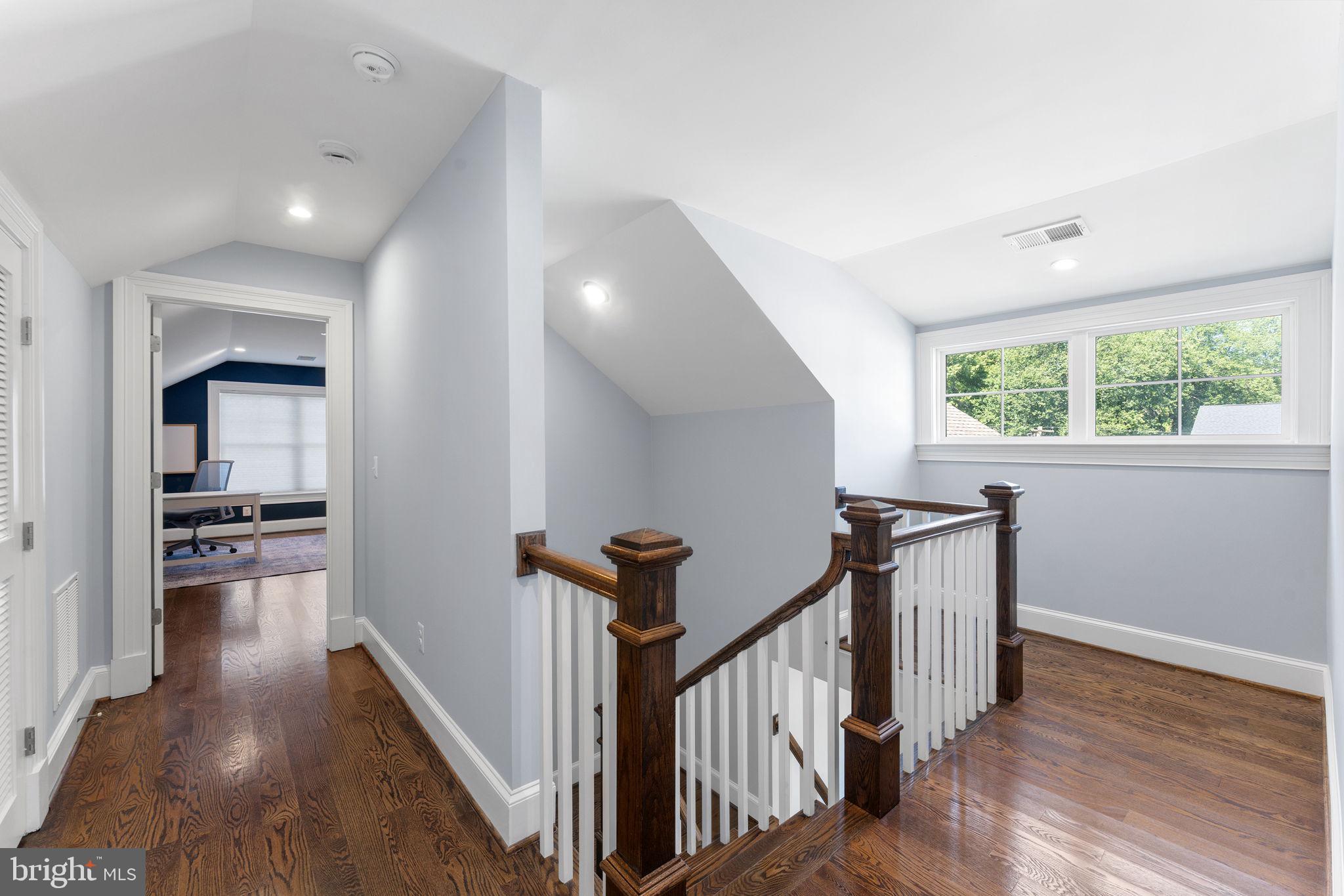 VIENNA WOODS - Residential