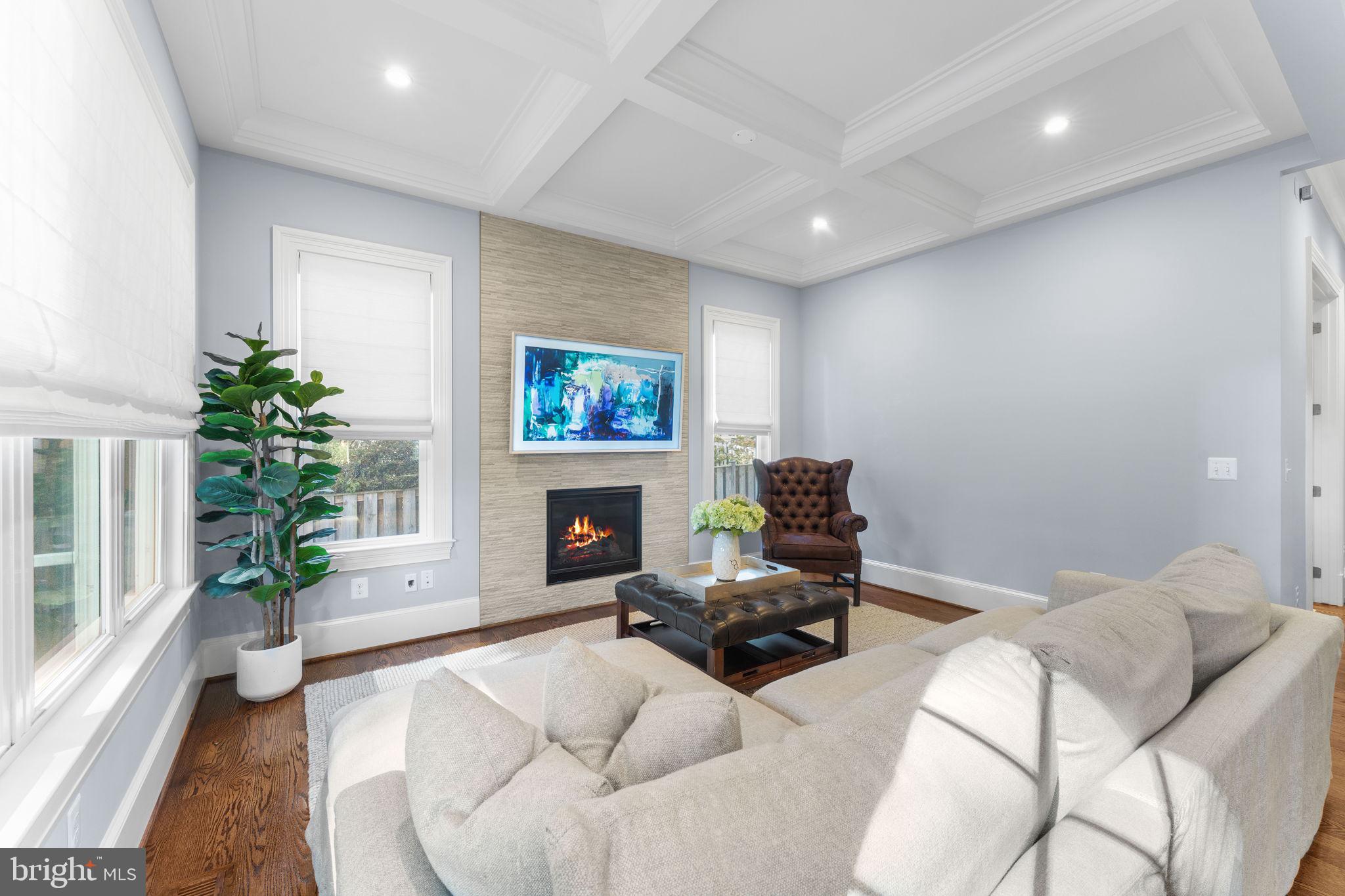 VIENNA WOODS - Residential