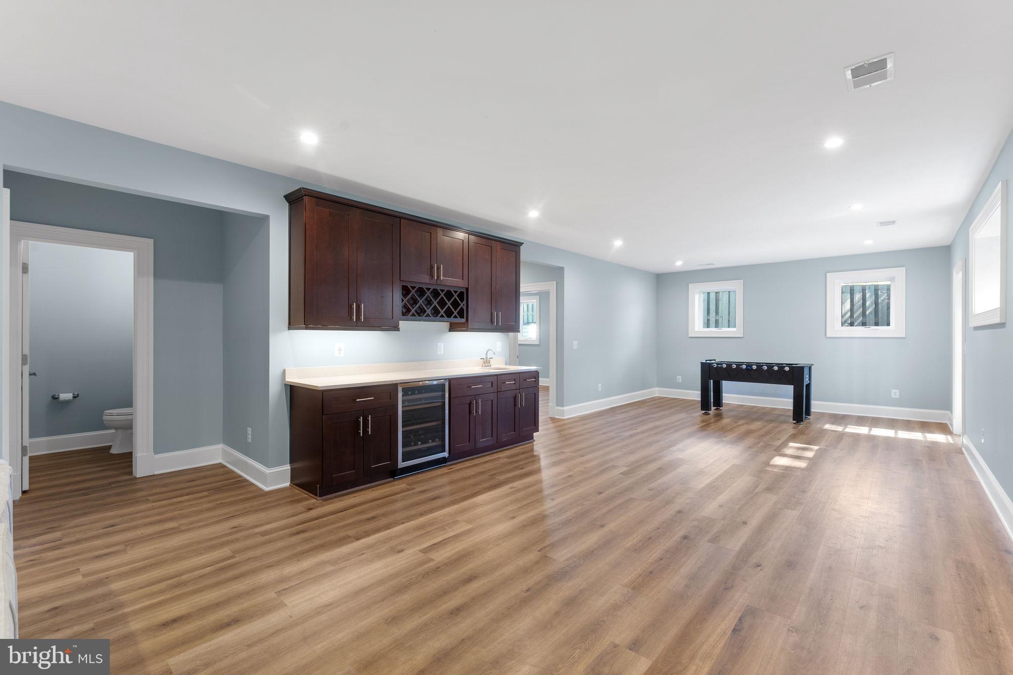 VIENNA WOODS - Residential