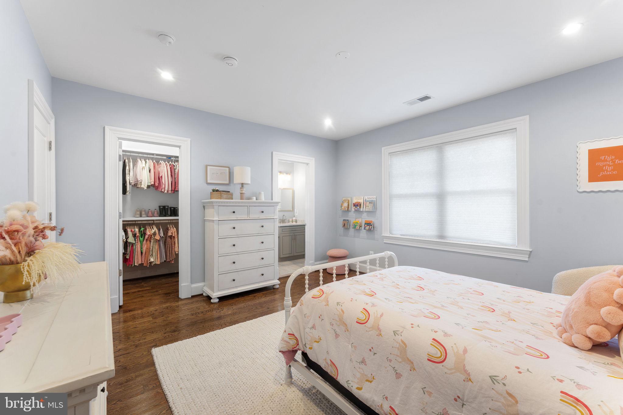 VIENNA WOODS - Residential