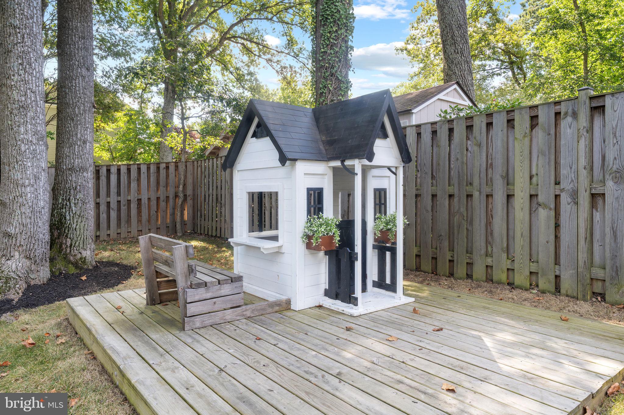 VIENNA WOODS - Residential