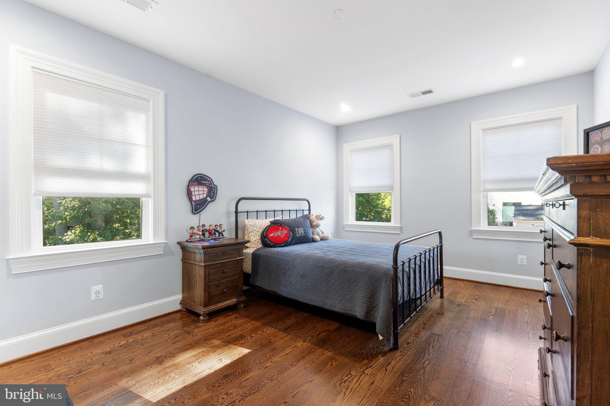 VIENNA WOODS - Residential