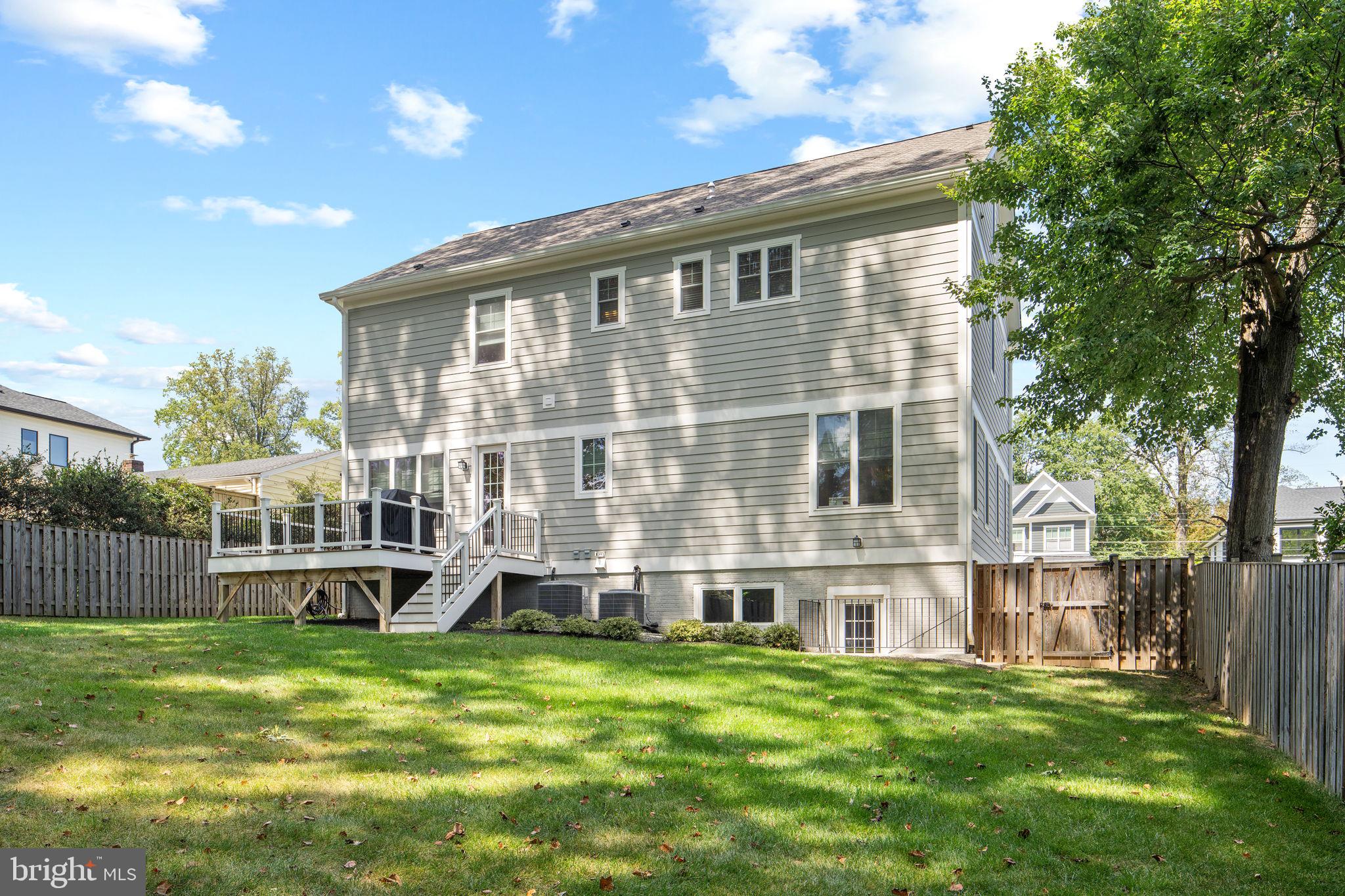 VIENNA WOODS - Residential