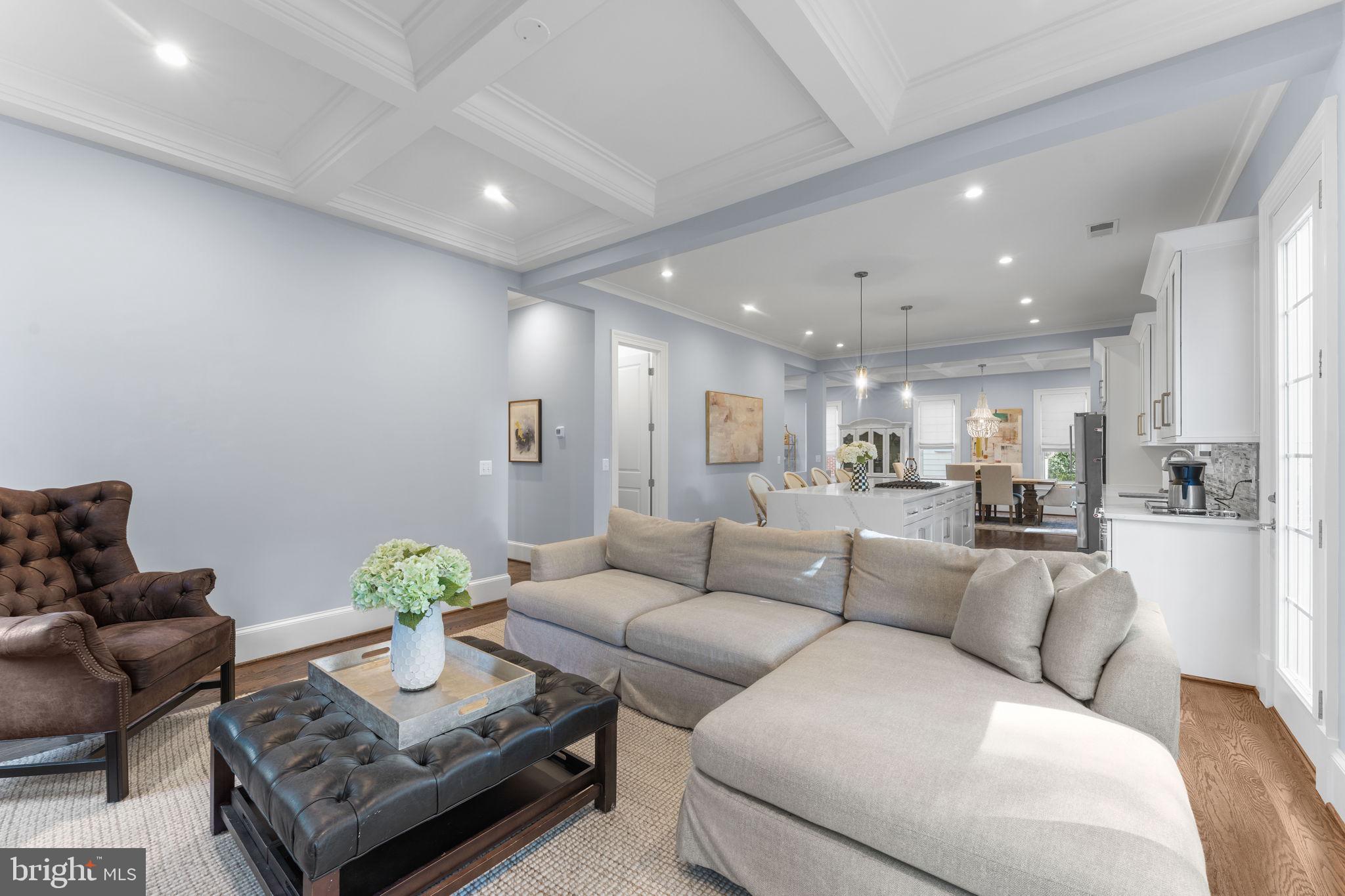 VIENNA WOODS - Residential