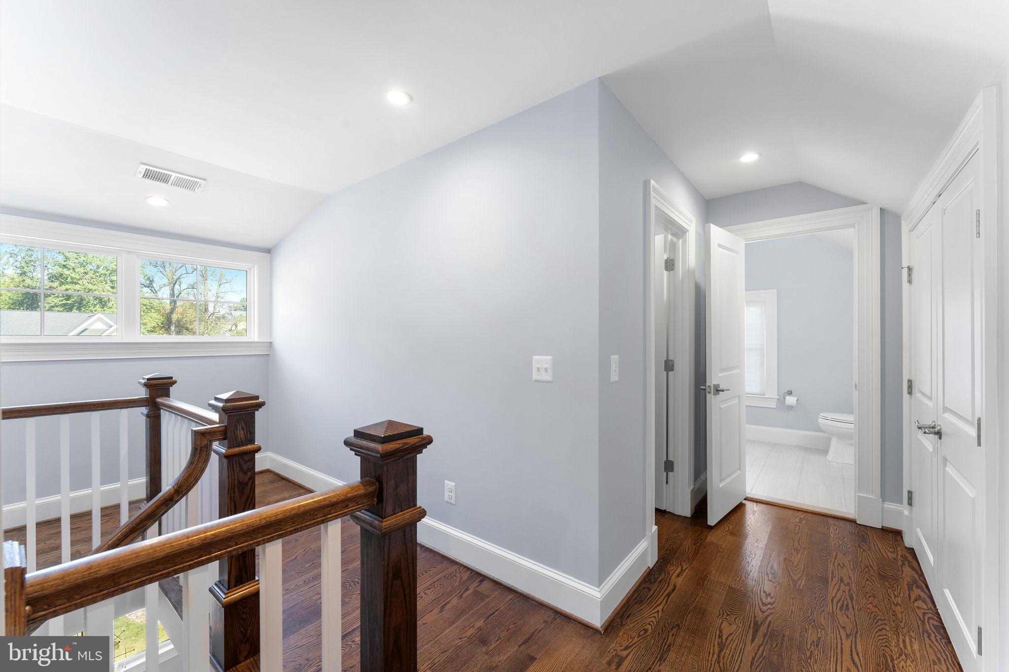 VIENNA WOODS - Residential