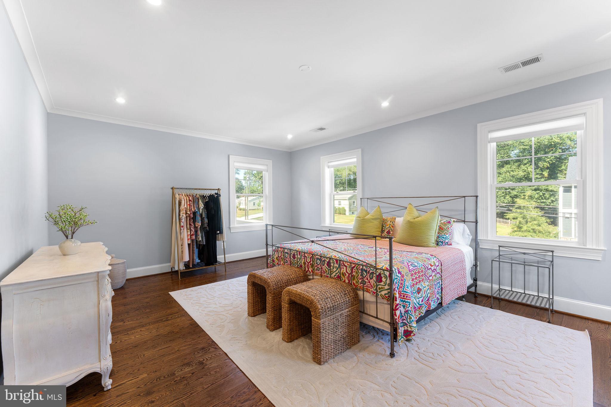 VIENNA WOODS - Residential