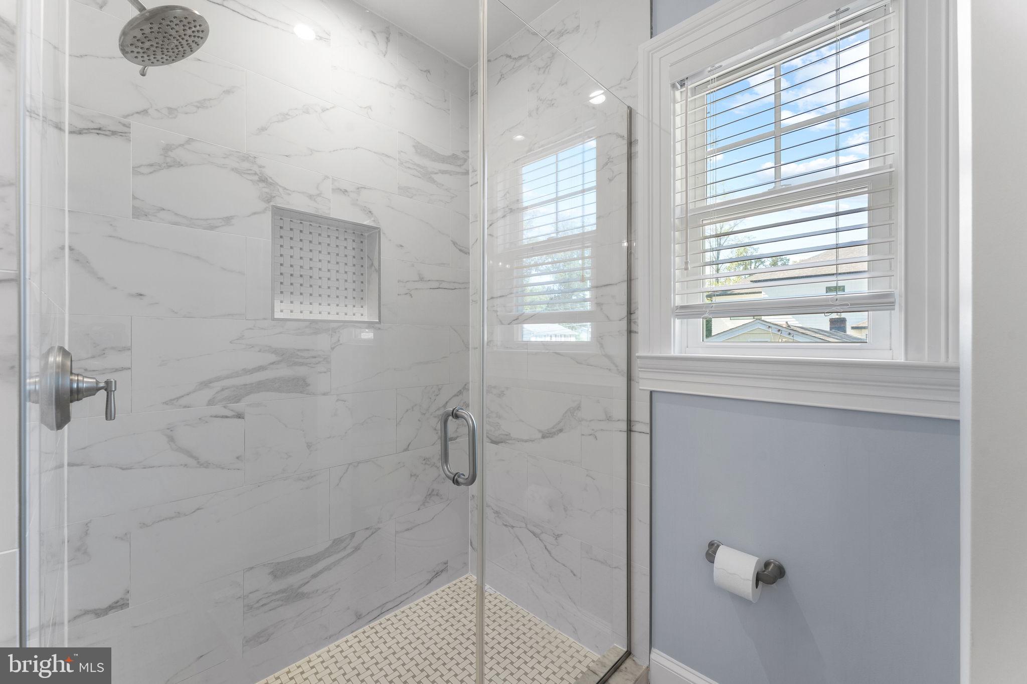 VIENNA WOODS - Residential