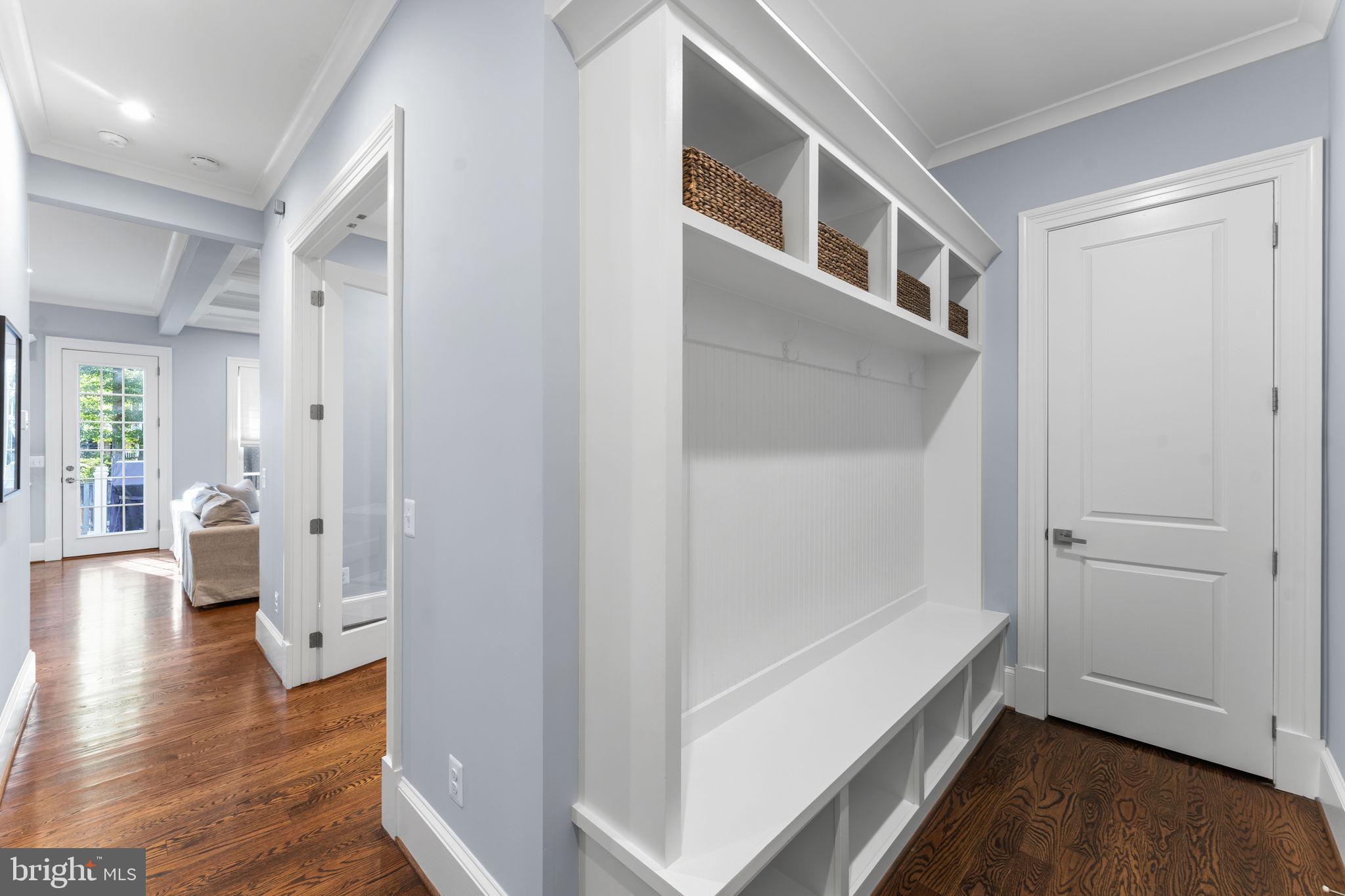 VIENNA WOODS - Residential