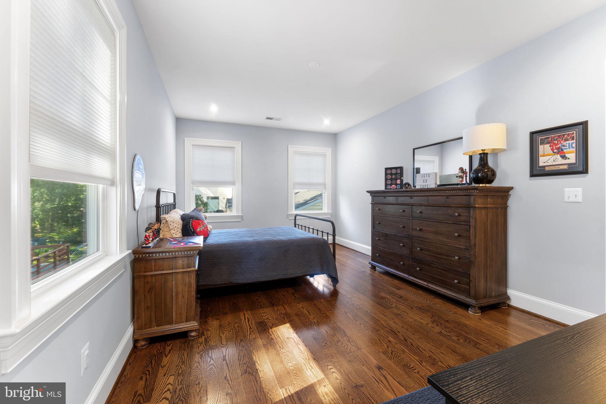 VIENNA WOODS - Residential