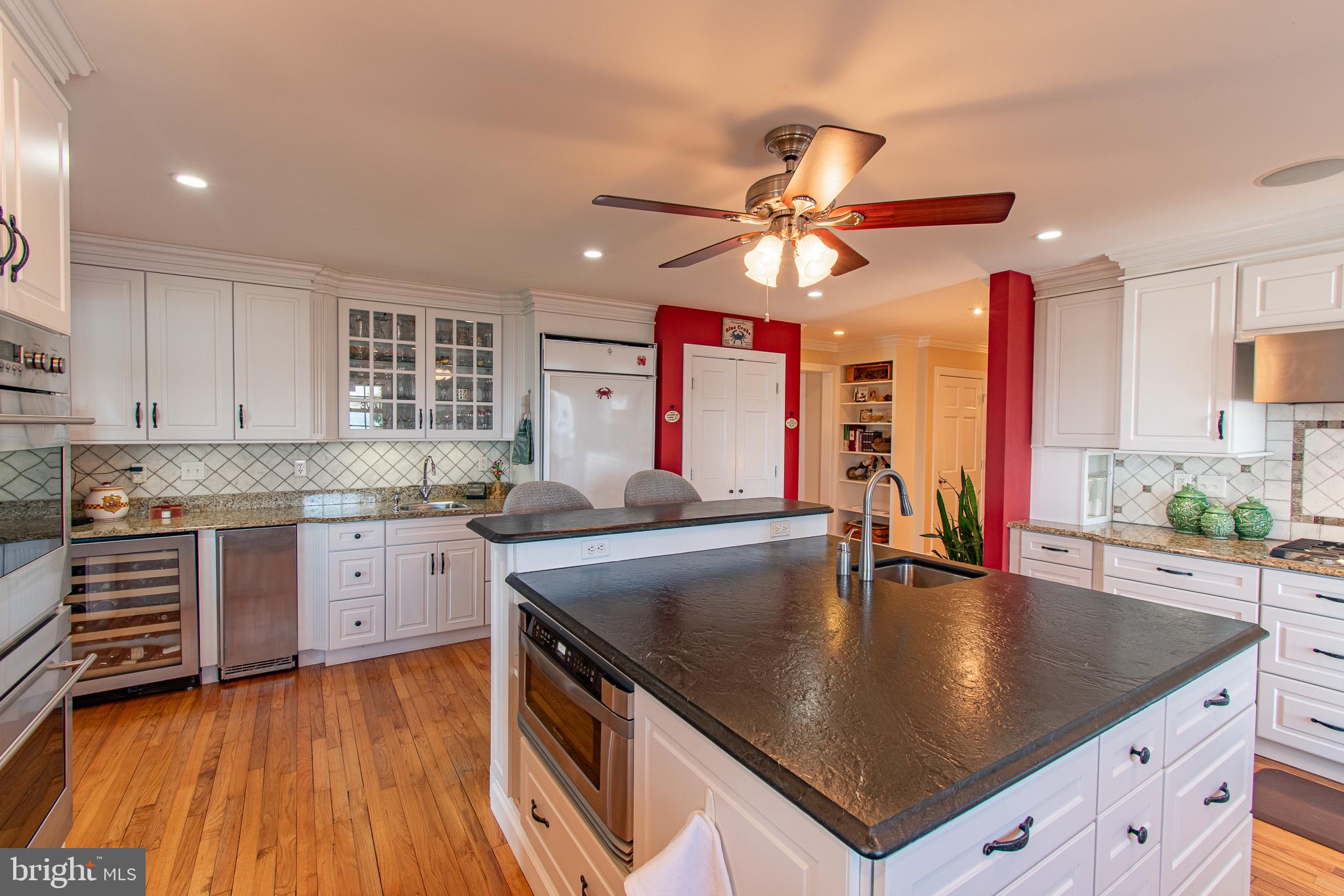 ELSTON SHORES - Residential