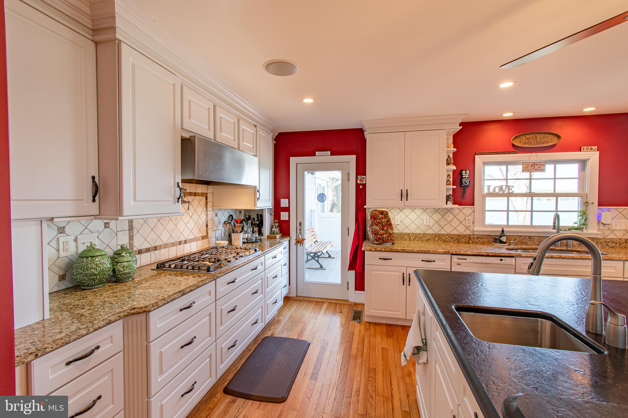 ELSTON SHORES - Residential