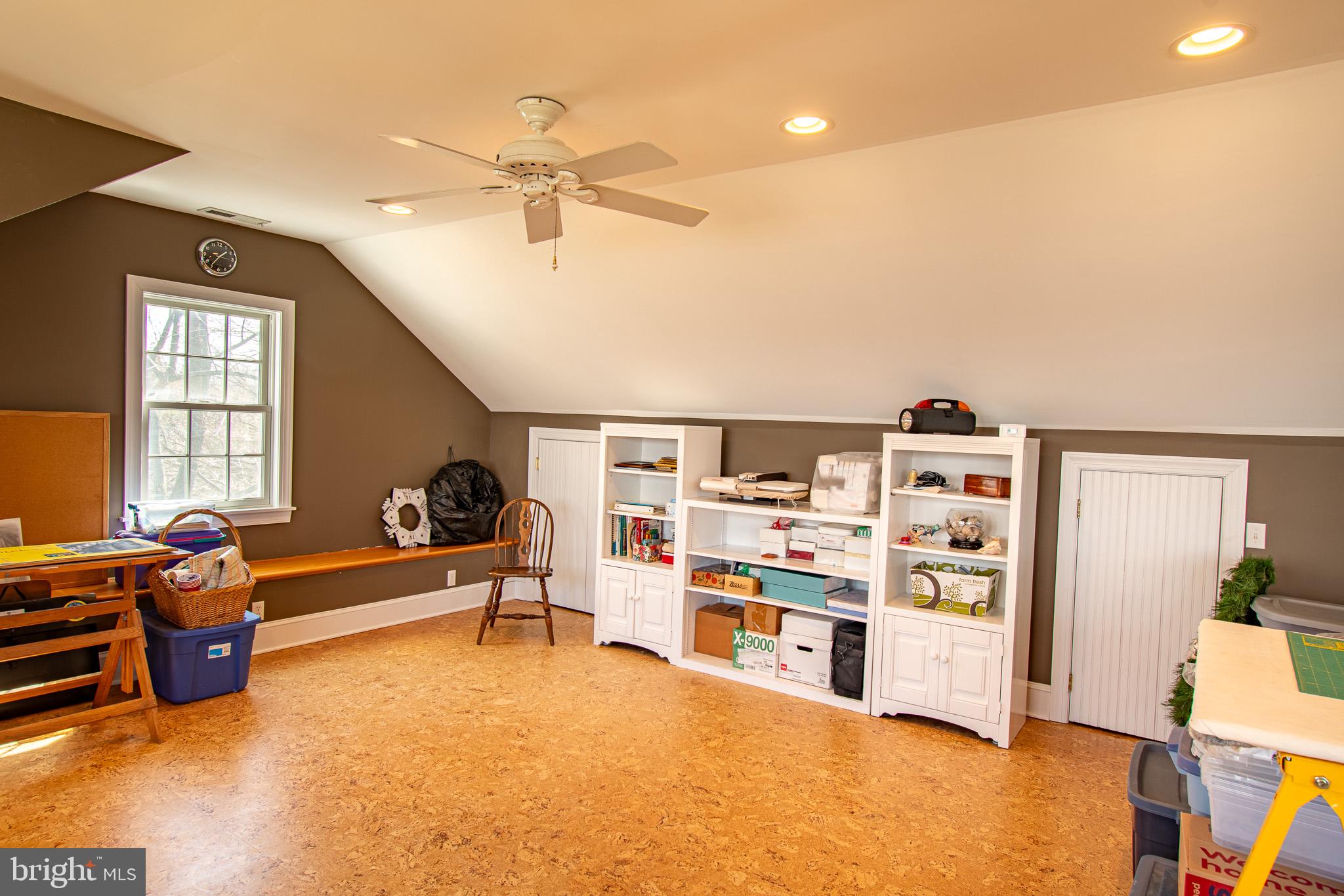 ELSTON SHORES - Residential