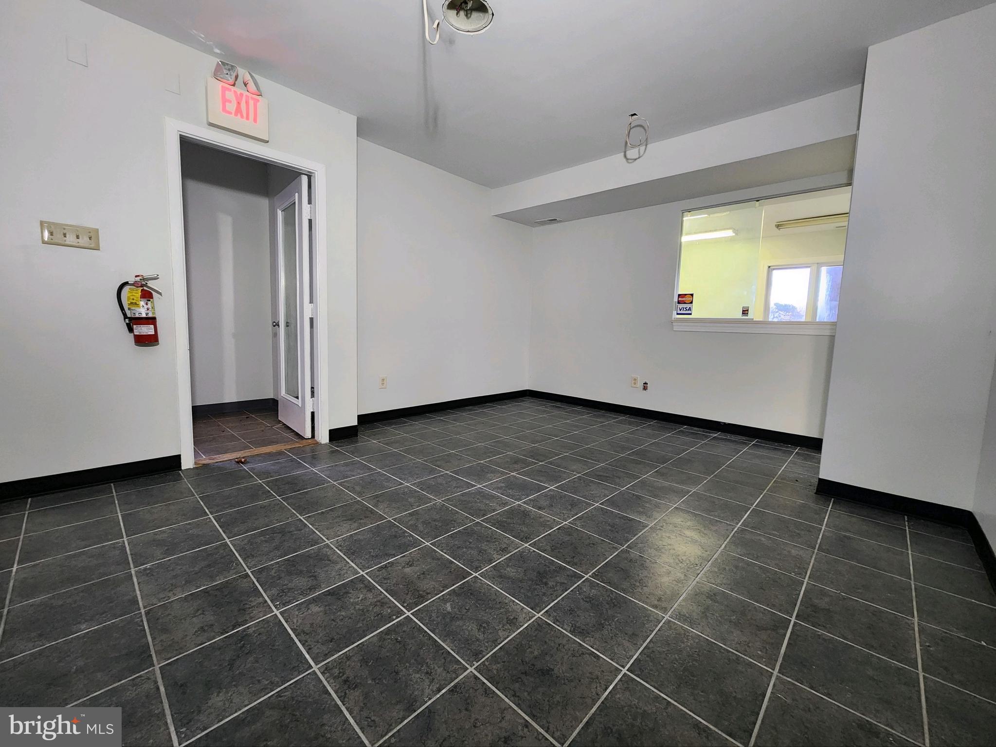 920 LAWN AVENUE 2