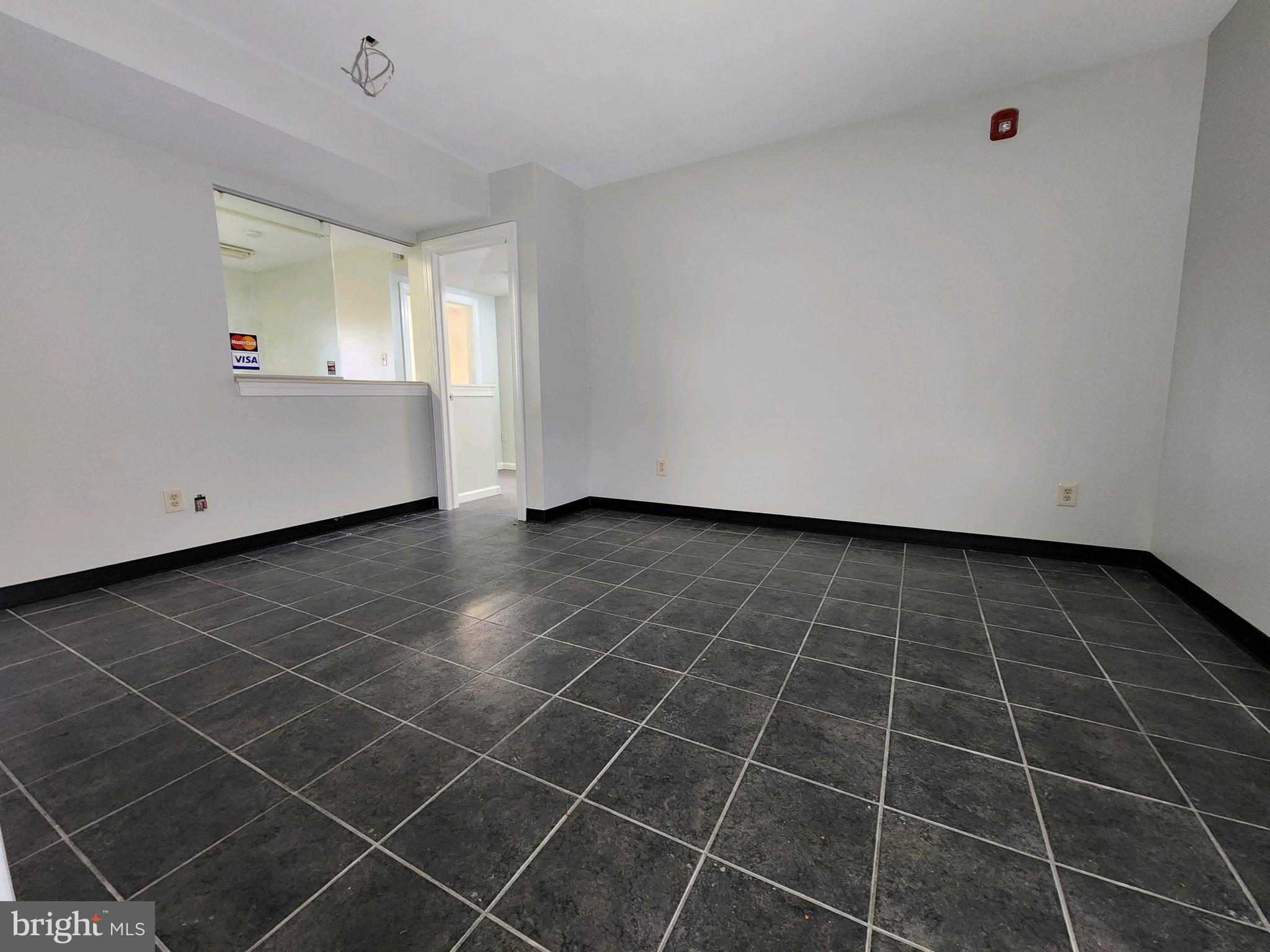 920 LAWN AVENUE 2