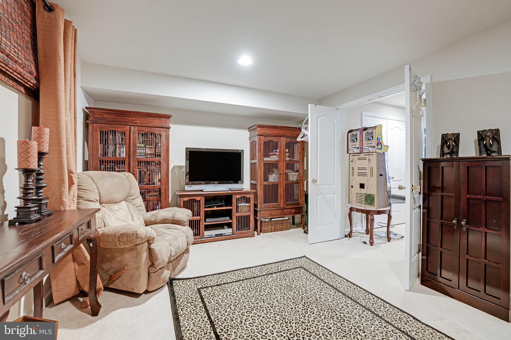 STAFFORD LAKES VILLAGE - Residential