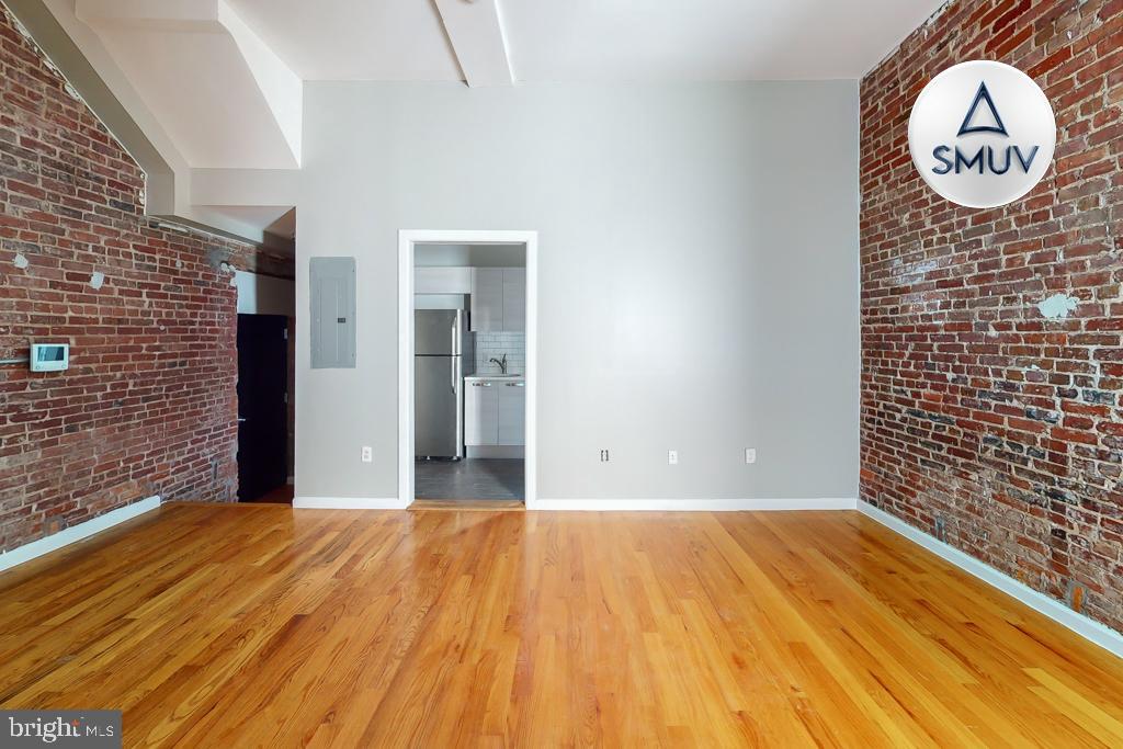 MOUNT VERNON PLACE HISTORIC DISTRICT - Residential Lease