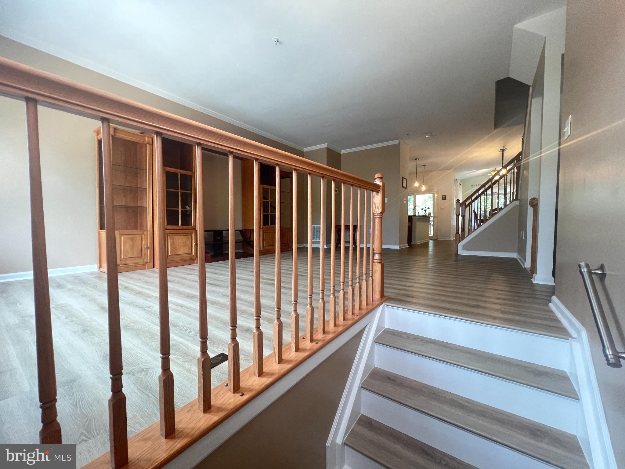 KINGSVIEW VILLAGE - Residential Lease